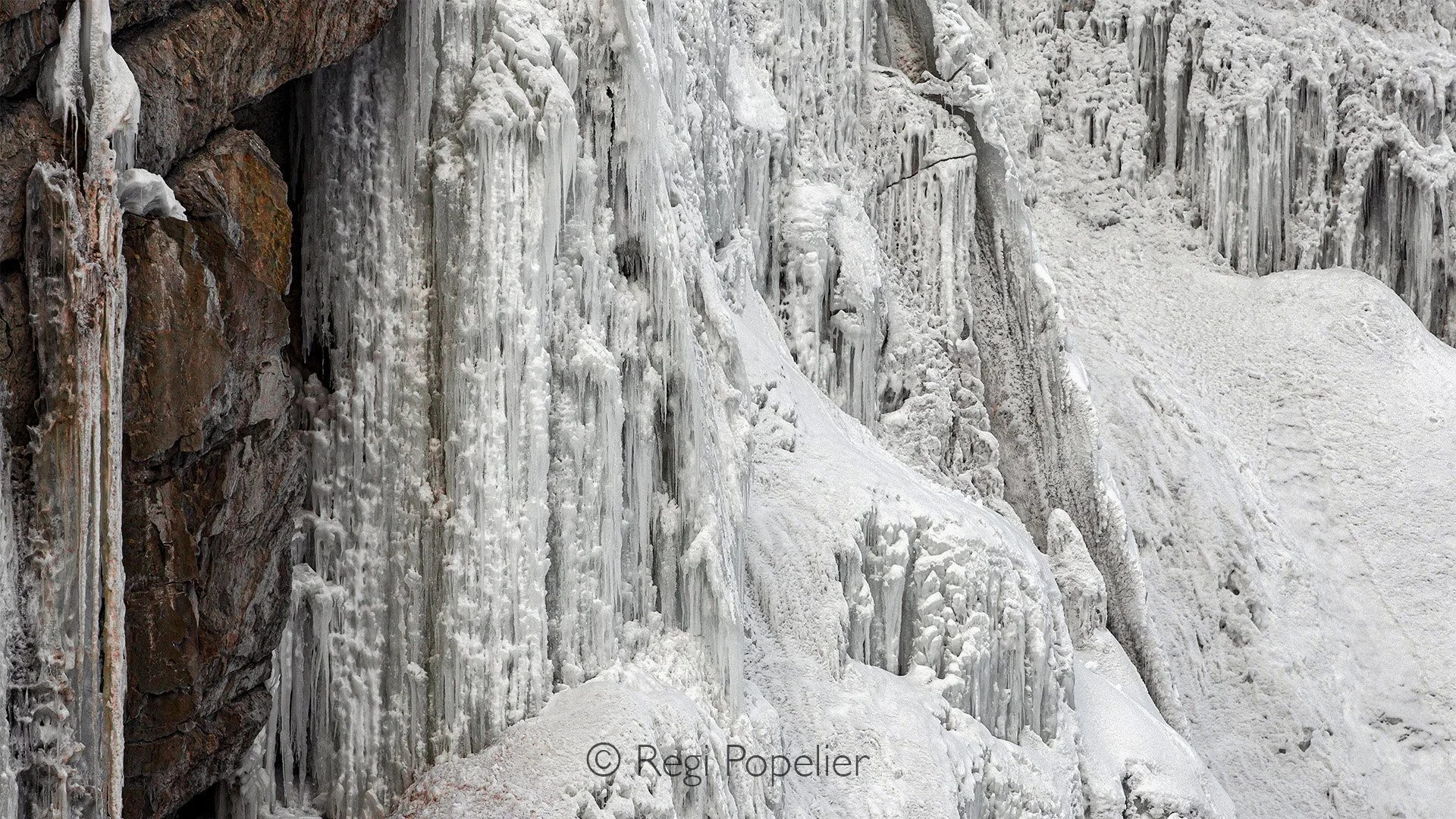 HIMA013 - Structures of frozen ice.