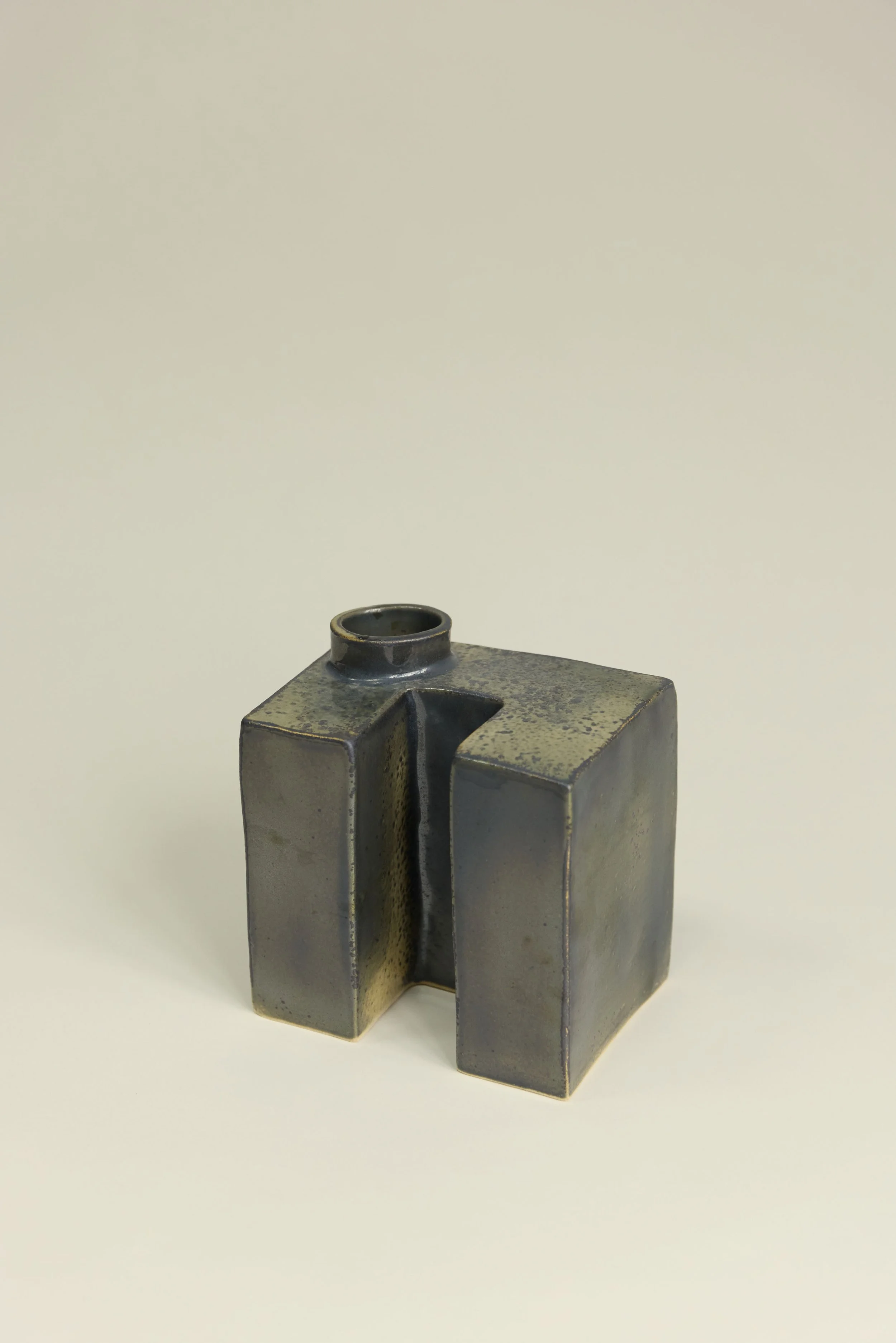 Brutalist - Medium glossy