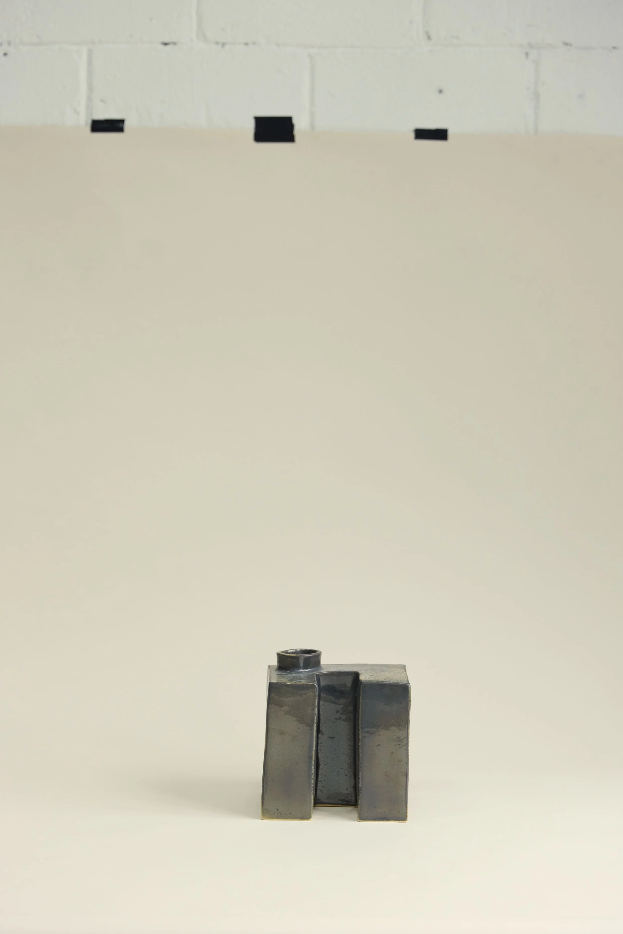 Brutalist 01 Medium Glossy