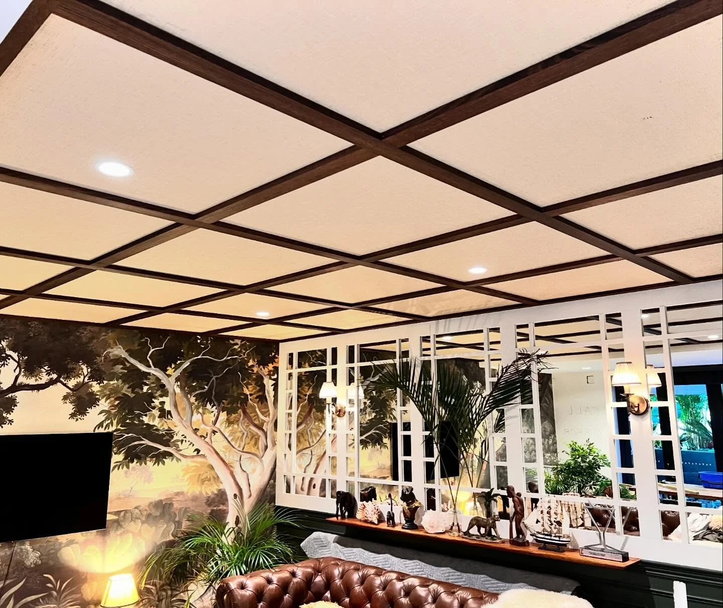 Looking back at our recent Manly project
Stained Tasmanian Oak ceiling battens over paper weave wallpaper gives this space high-end sophistication and mood. A process like this takes careful setout, planning and efficiency. 
How good does it look!! @