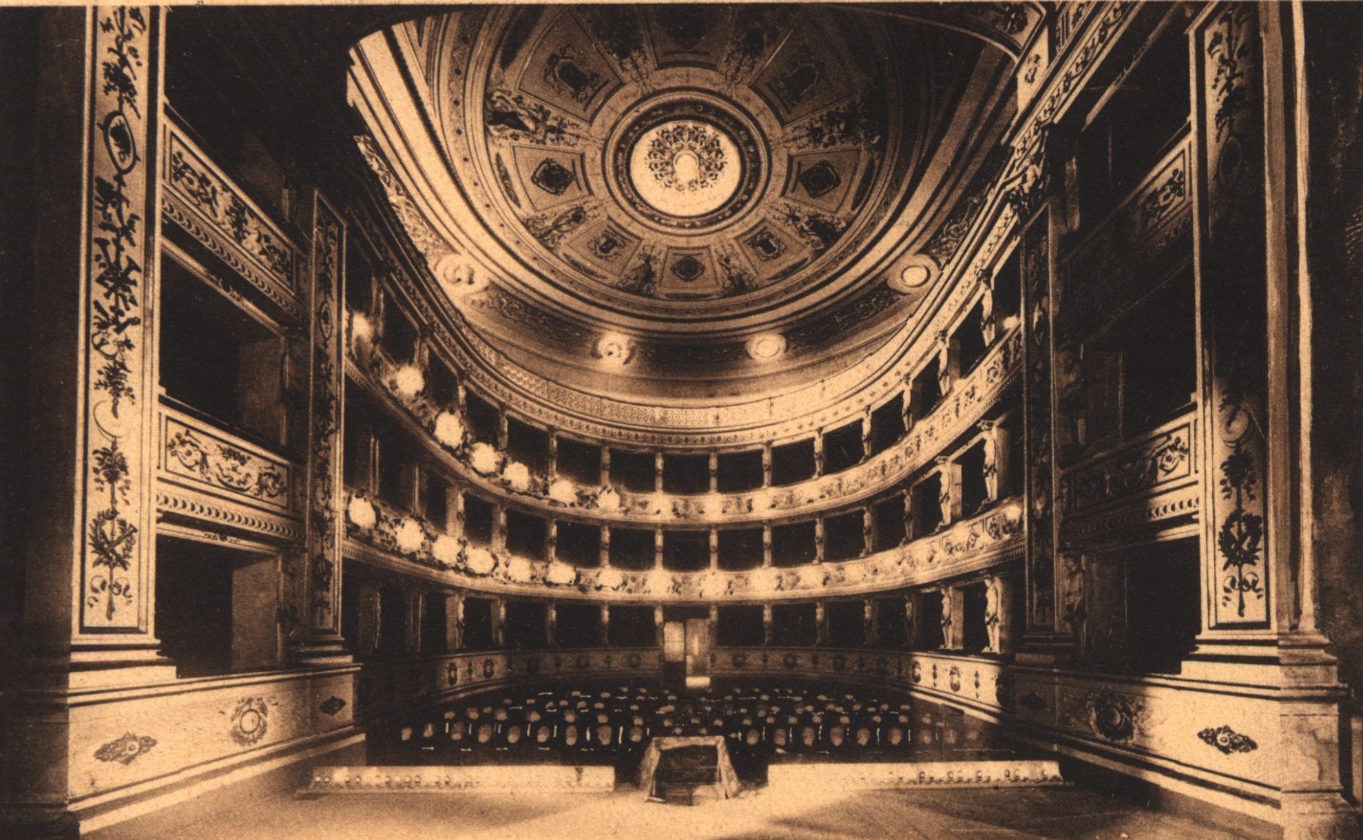 Vecchia foto del Teatro Domenico Alaleona.