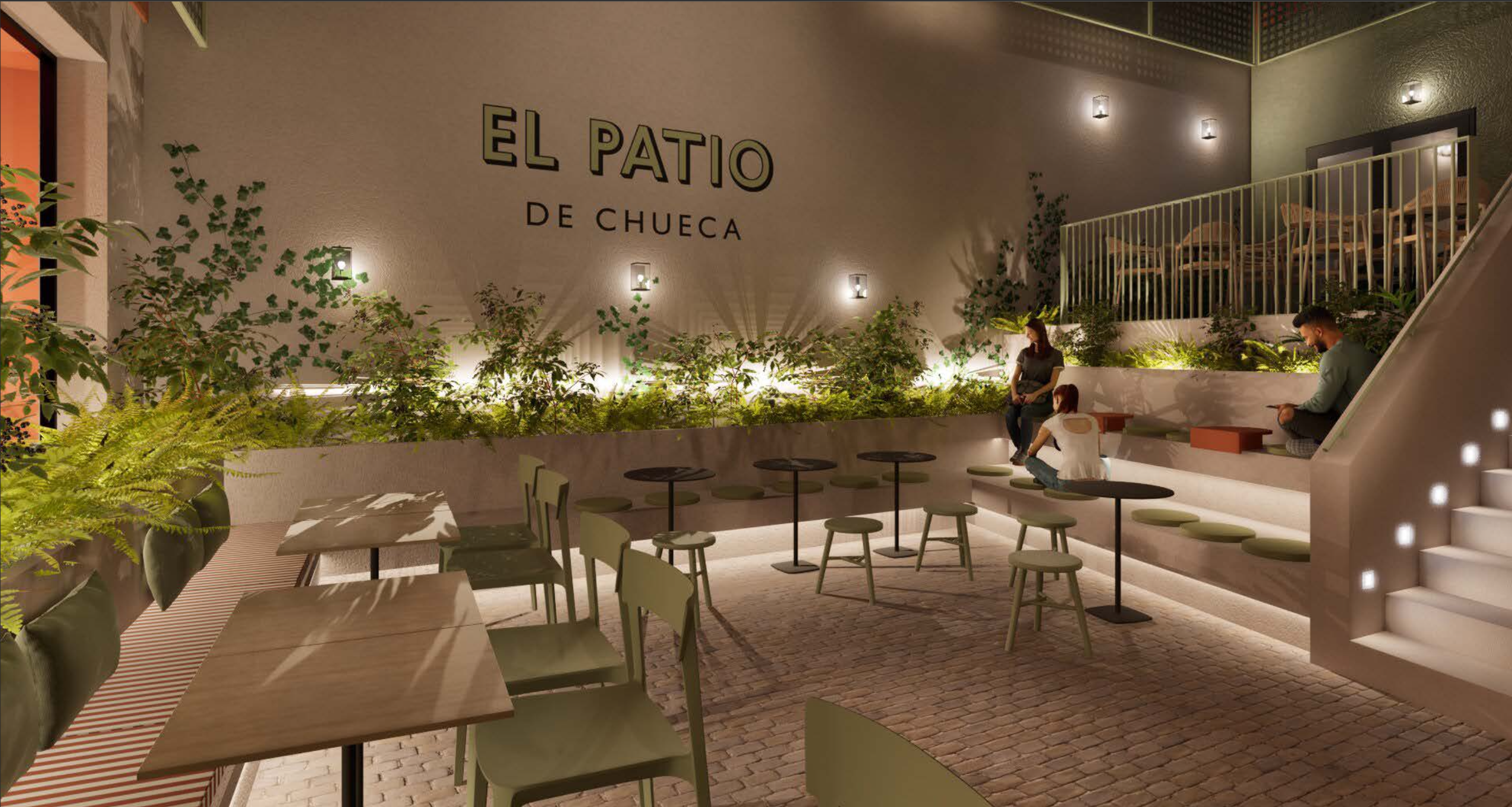Área de patio vacío con mesas y sillas de madera y metal, plantas y una pared con iluminación suave, en la noche.