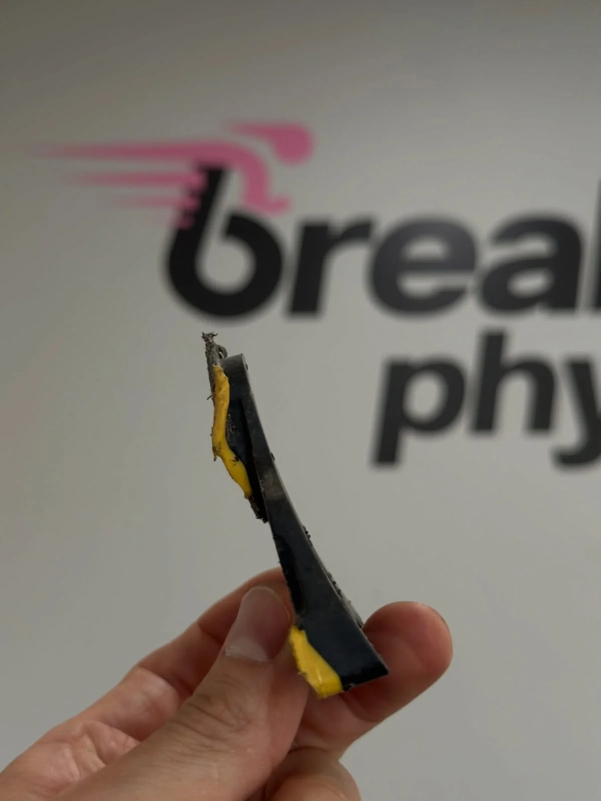 Worn cleats can slowly change your bike fit.

More unwanted float
Less stability
Foot shifts under load
Knee tracking changes

It happens gradually
until something starts to feel off

If your cleats look rounded, polished, or uneven, you are not ridi