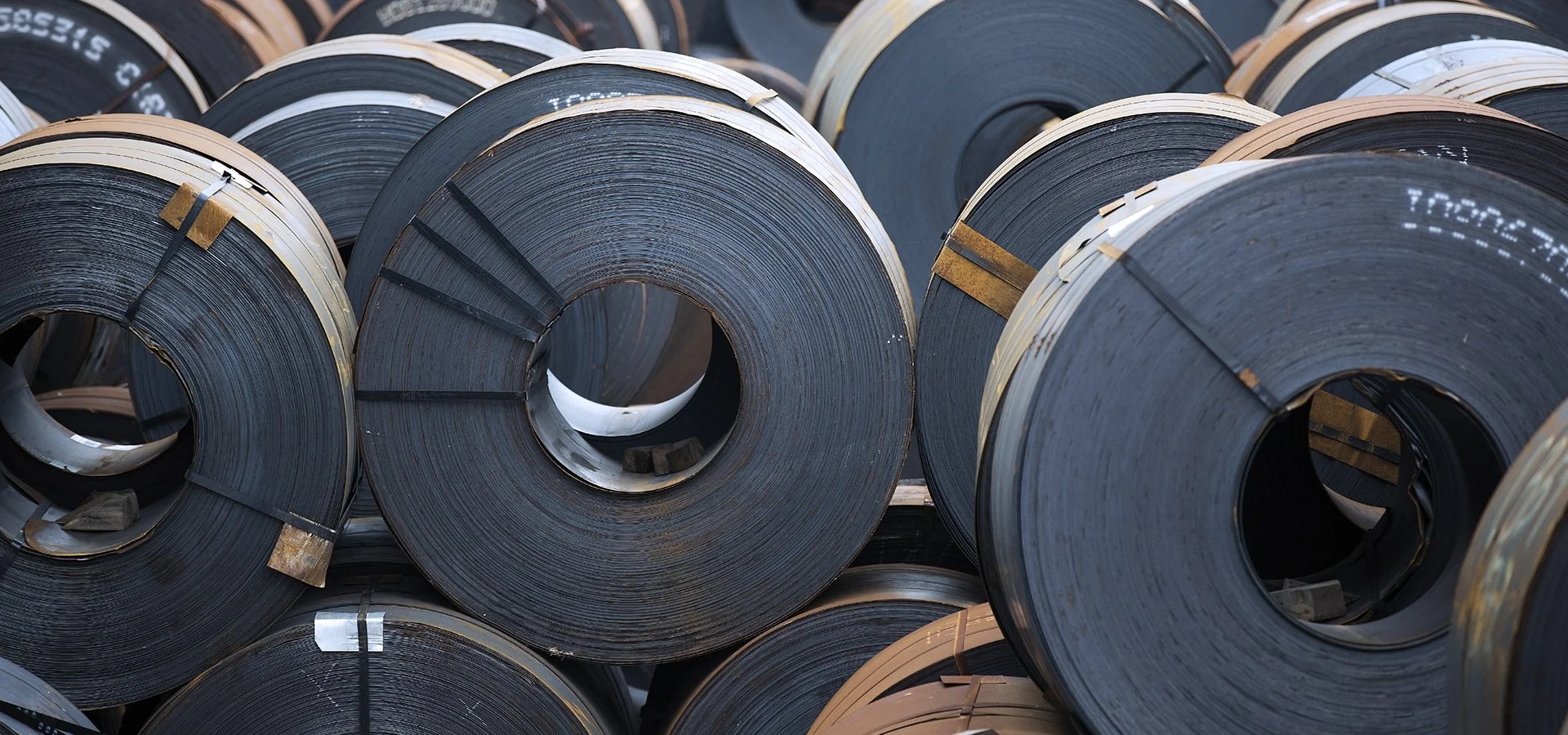 Flat rolled steel products