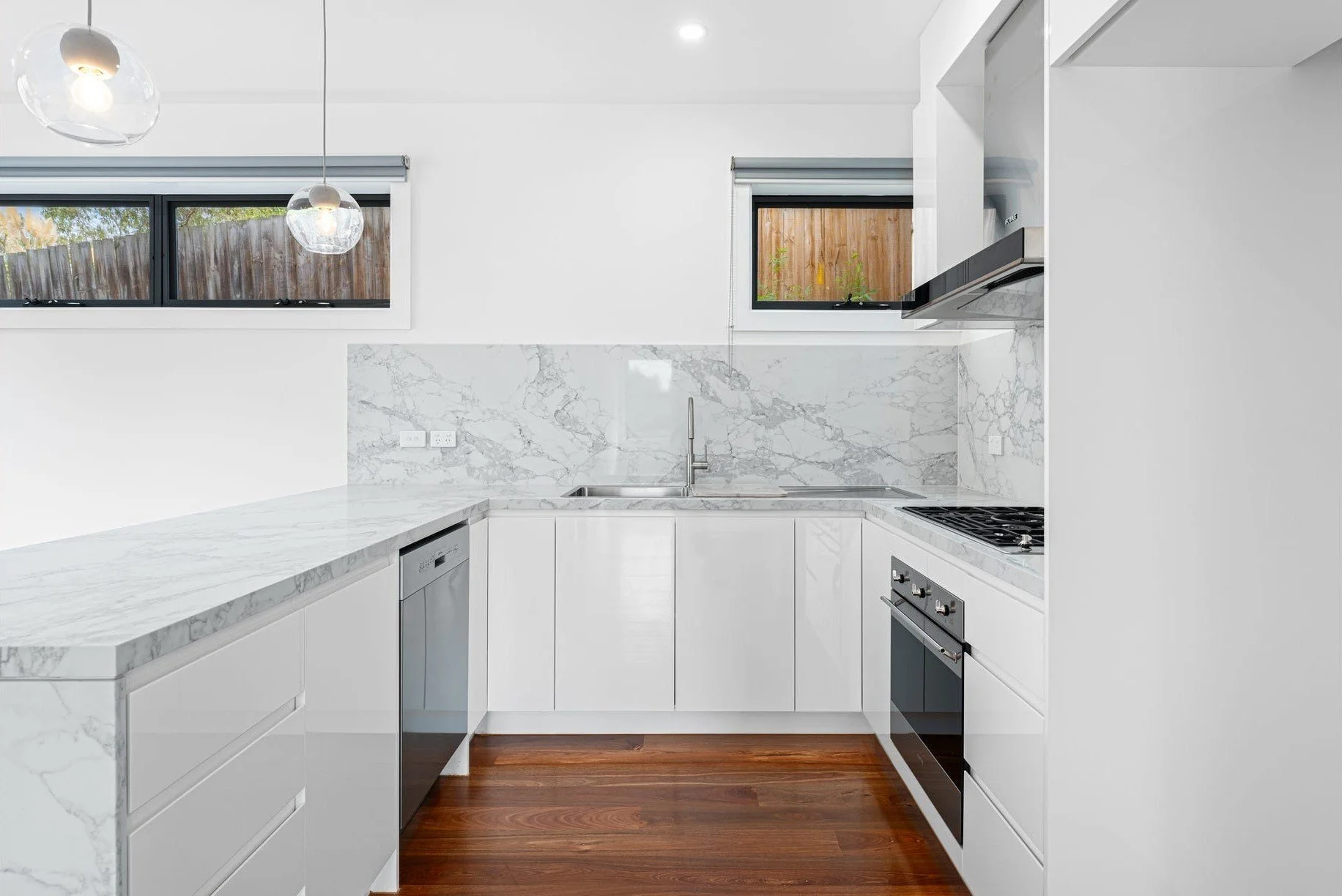 solaris-realty-residential-architecture-box-hill-south-project-cyndy-xin-li-shower-kitchen.jpg