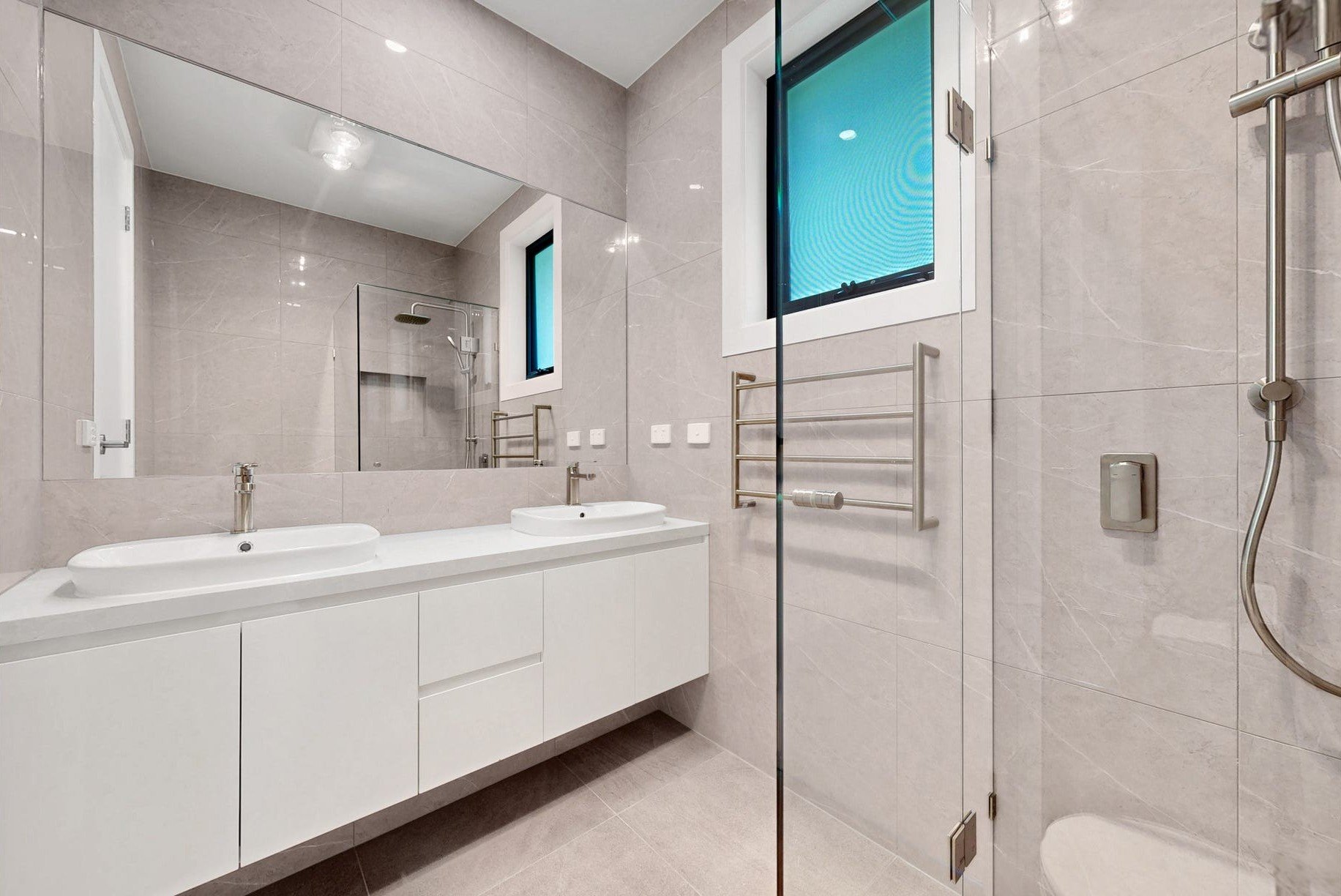 solaris-realty-residential-architecture-box-hill-south-project-cyndy-xin-li-shower-ensuite.jpg