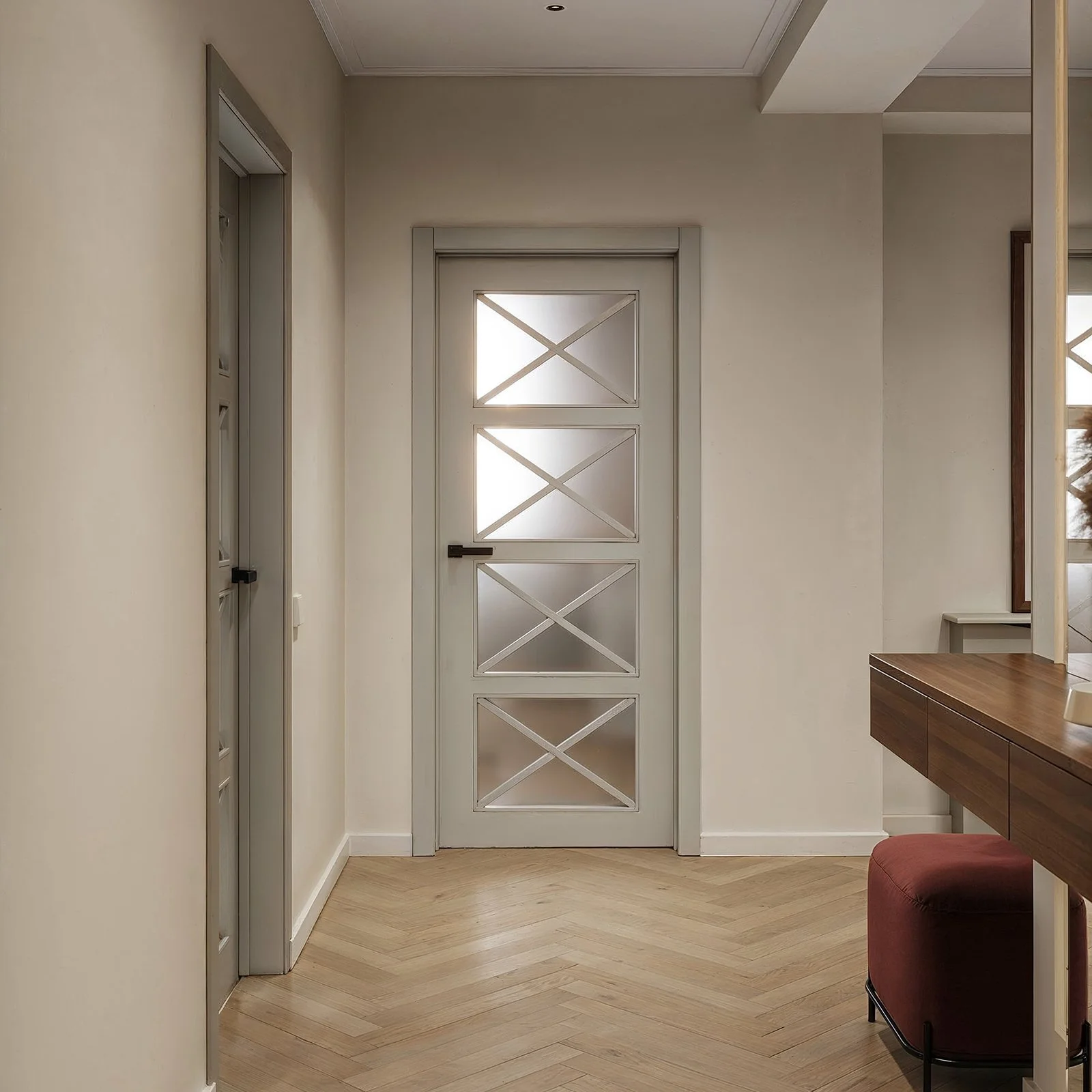 hall-modern-bordeau-verde-pastel-mic-luminos-parchet-catifea-ulmd2602 (2).jpg