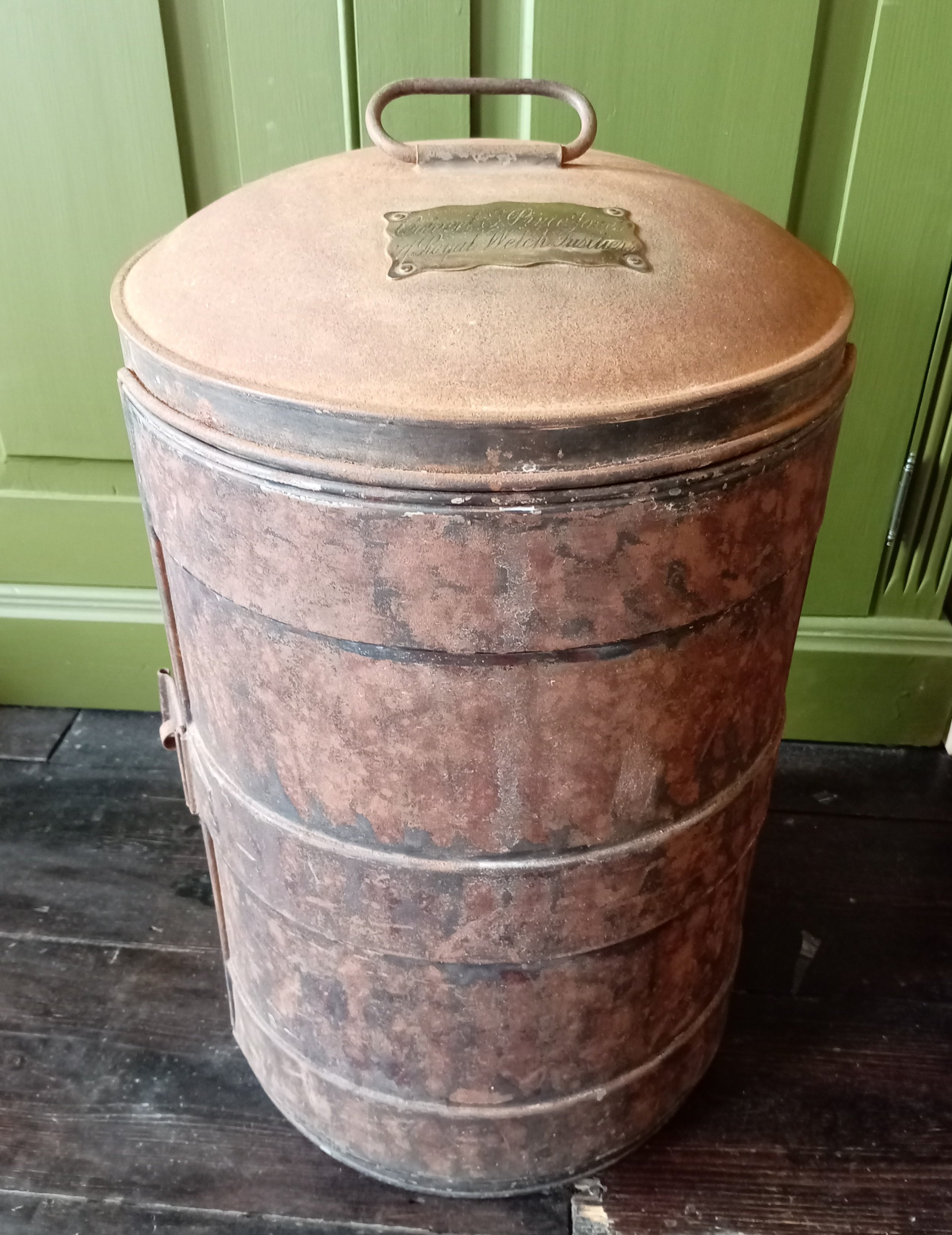 Royal Welch Fusiliers Officer's Bearskin busby storage tin Belonging to Colonel Sir Edward Pryce-Jones
