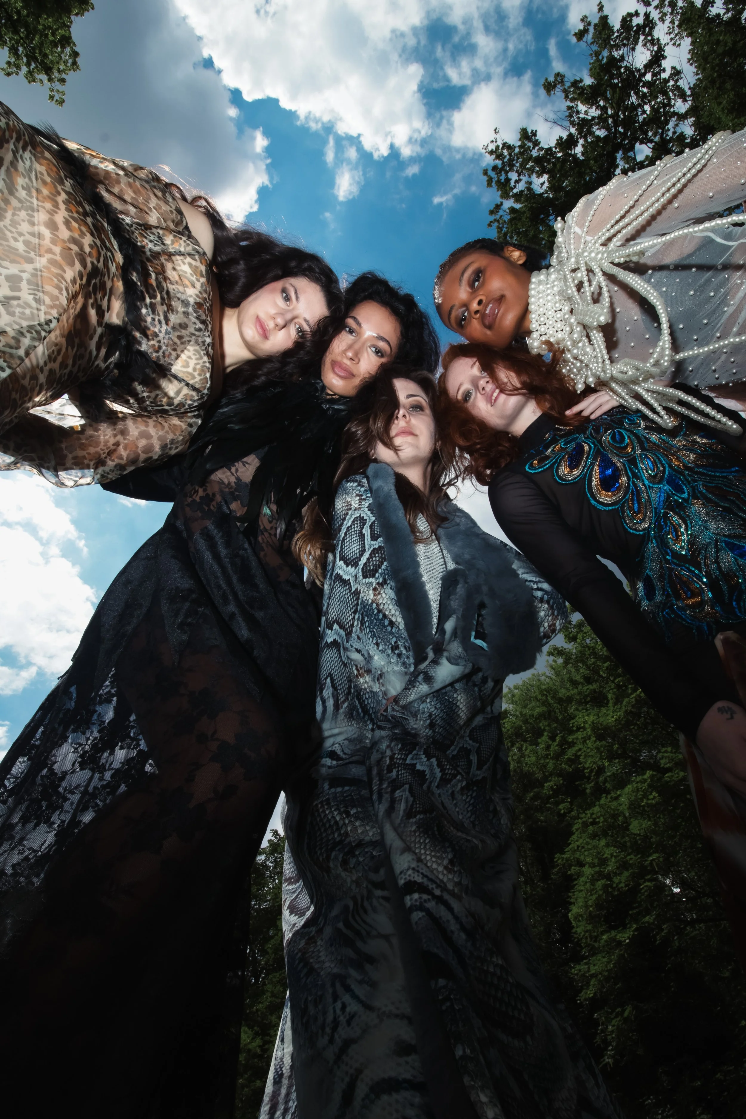 Models: Laura, Ines, Estelle, Juline, Laura 
Photographer: Ange