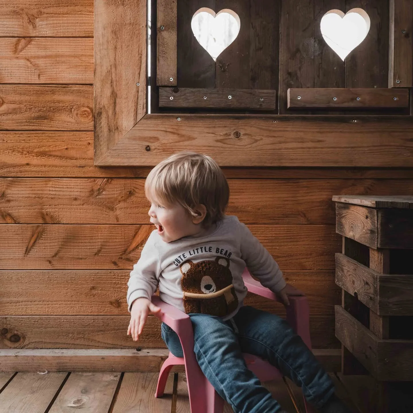 Voor dit soort momenten bouwen we boomhutten ❤️

#boombazen #boomhut #kindergeluk #buitenspelen #speelboomhut