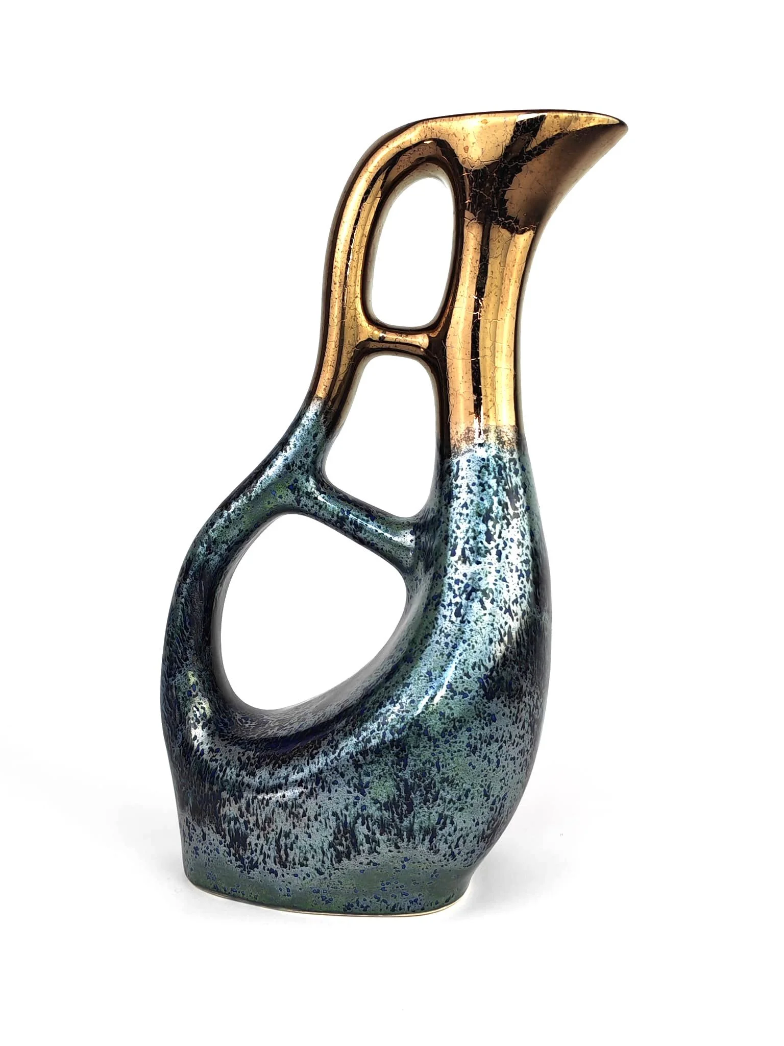 MELROSE I: sculptural slip-cast ceramic wine carafe by Scottish studio Arra Ceramics