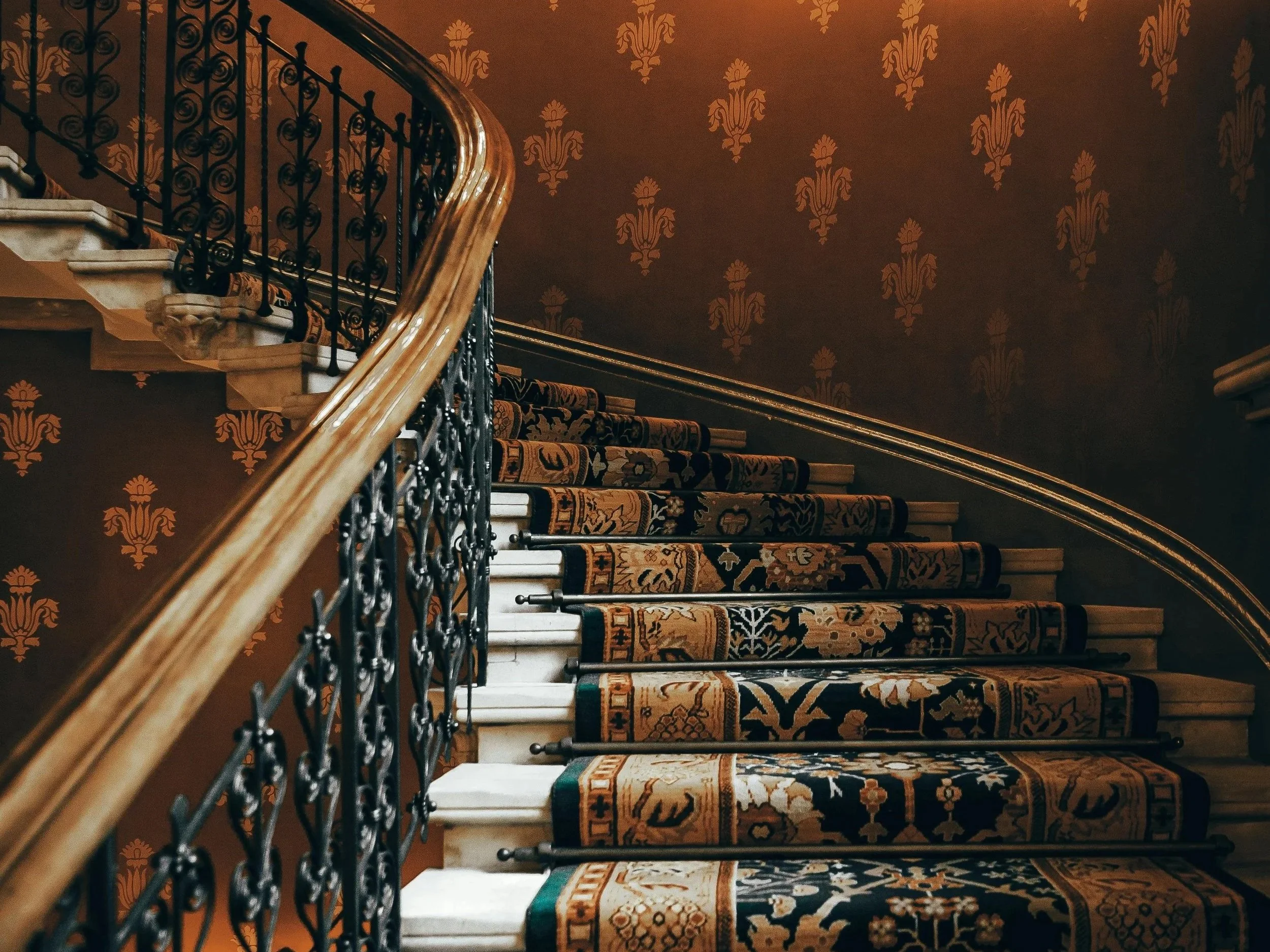 Romantasy Worldbuilding: How Your World Shapes the Romance