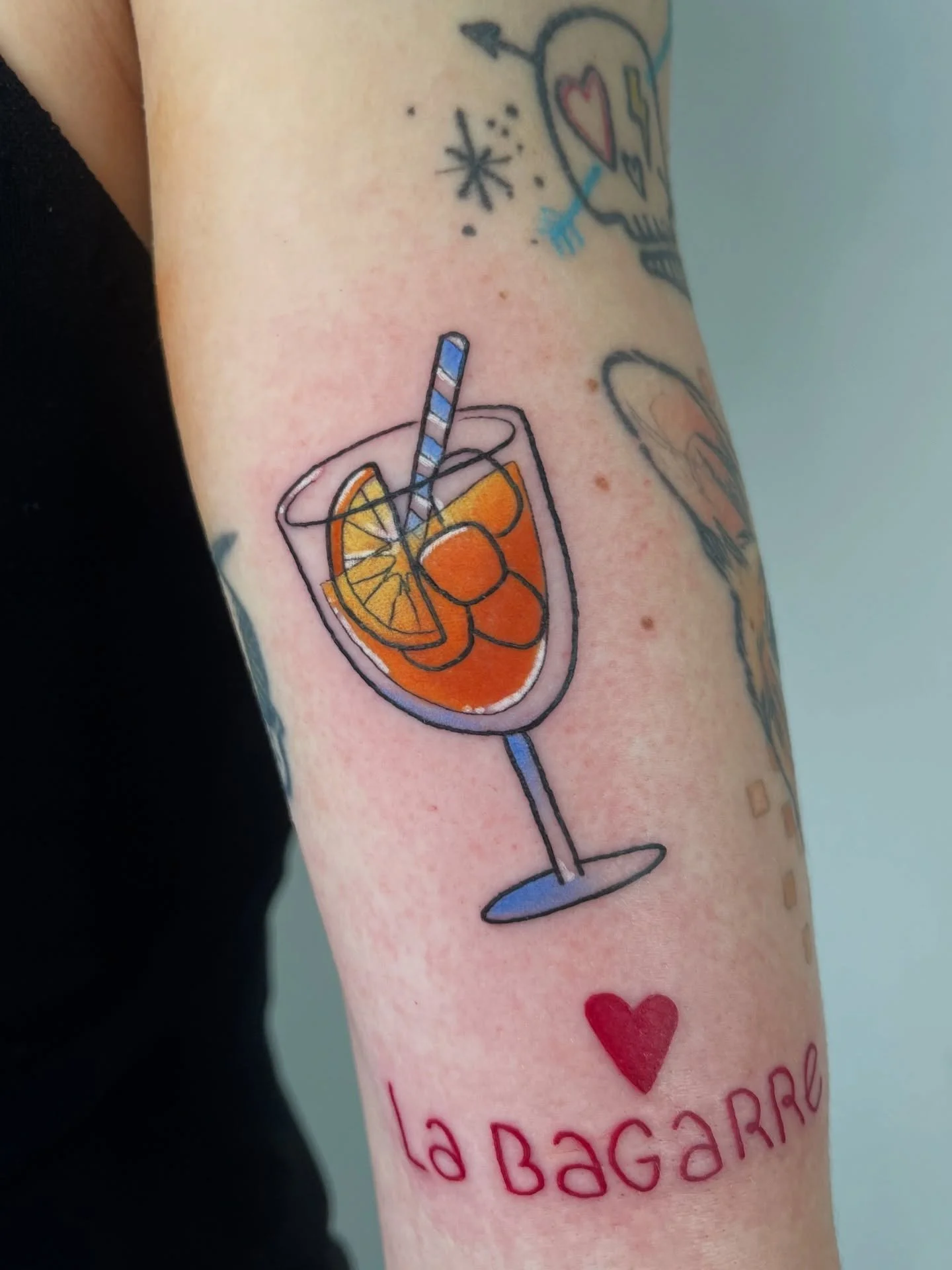 Les petits tatouages ✨

Autant vous dire que c&rsquo;est une passion chez moi. J&rsquo;ai commenc&eacute; par &ccedil;a quand j&rsquo;&eacute;tais apprentie et je n&rsquo;ai jamais vraiment arr&ecirc;t&eacute;. 

Un petit tatouage &ccedil;a peut &eci