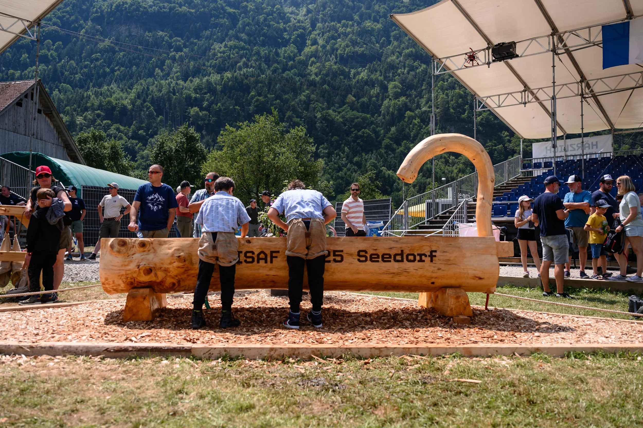 Die ISAF Arena in den Händen des Nachwuchs