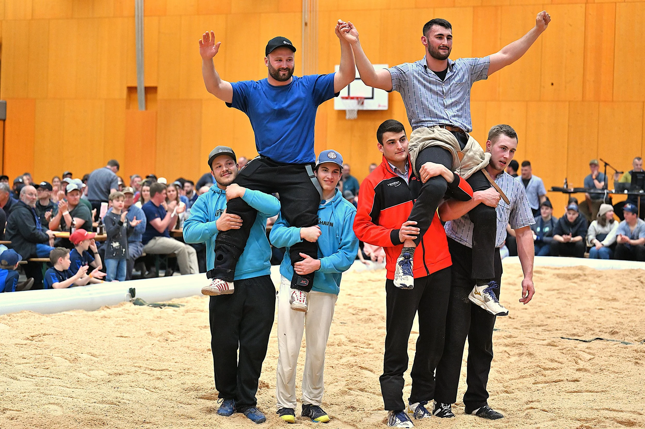 25 Urner Schwinger starten in die Schwing-Saison in Sarnen (OW)