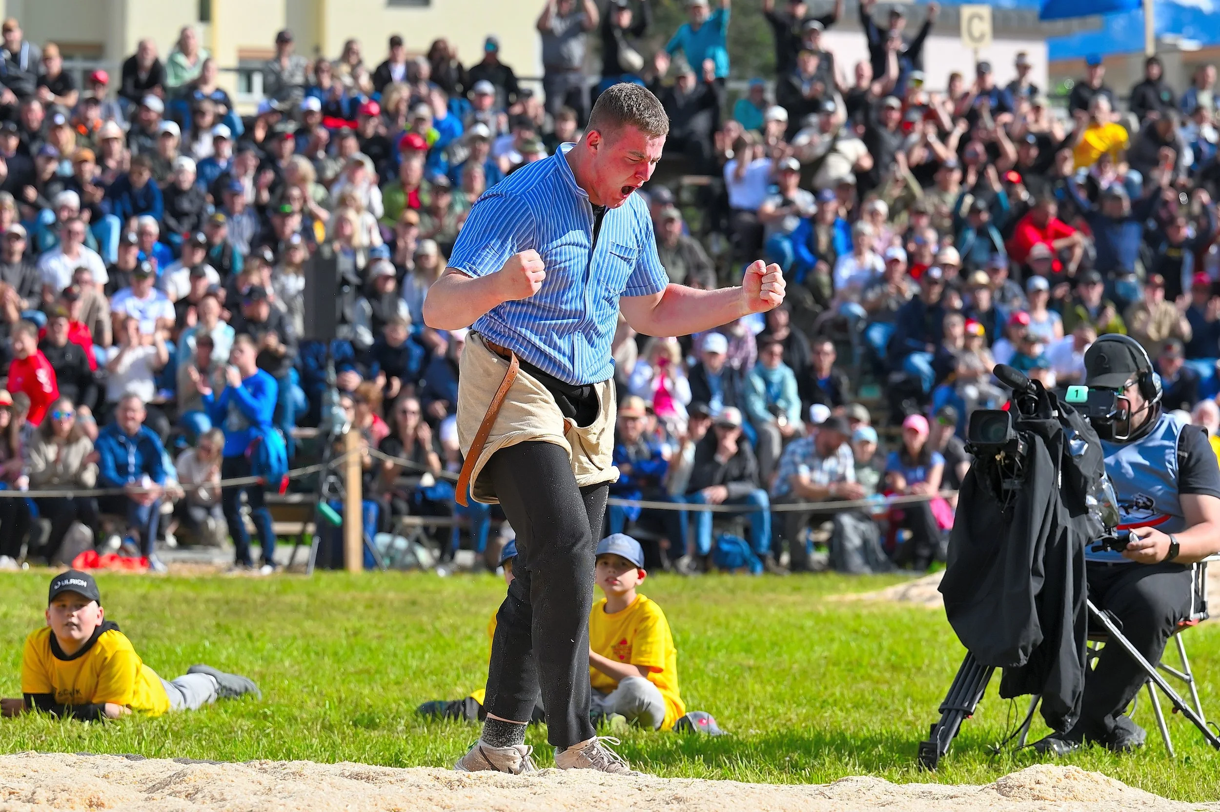 17. Mai 2026 102. Schwyzer Schwing- und Älplerfest Brunnen (SZ) (9).JPG