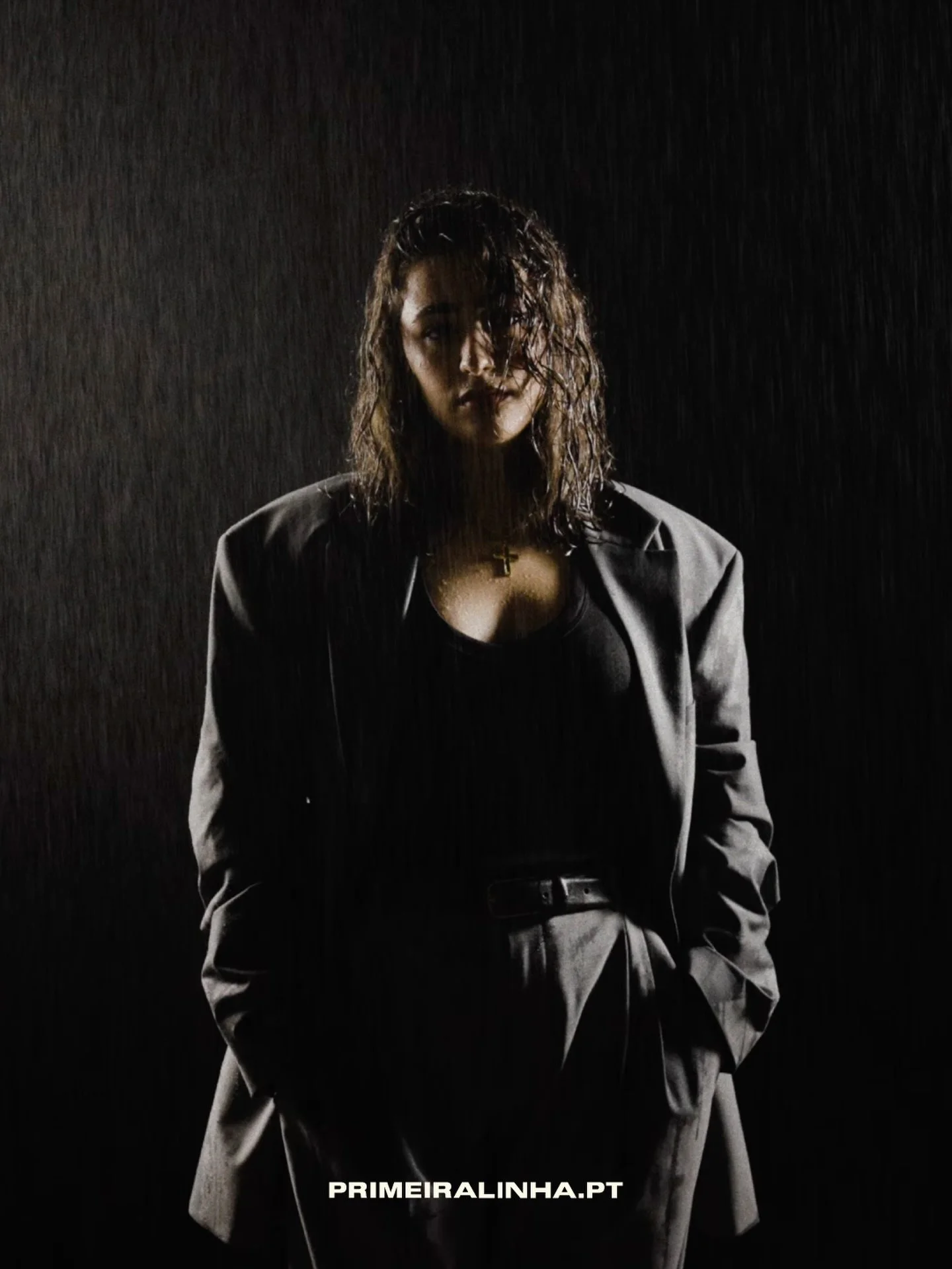 NEWS: @mar.elisa.music acaba de editar &ldquo;INCOERENTE&rdquo;, o seu segundo &aacute;lbum de originais, j&aacute; dispon&iacute;vel em todas as plataformas digitais. O disco re&uacute;ne dez can&ccedil;&otilde;es, entre elas &ldquo;Asas&rdquo;, &ld