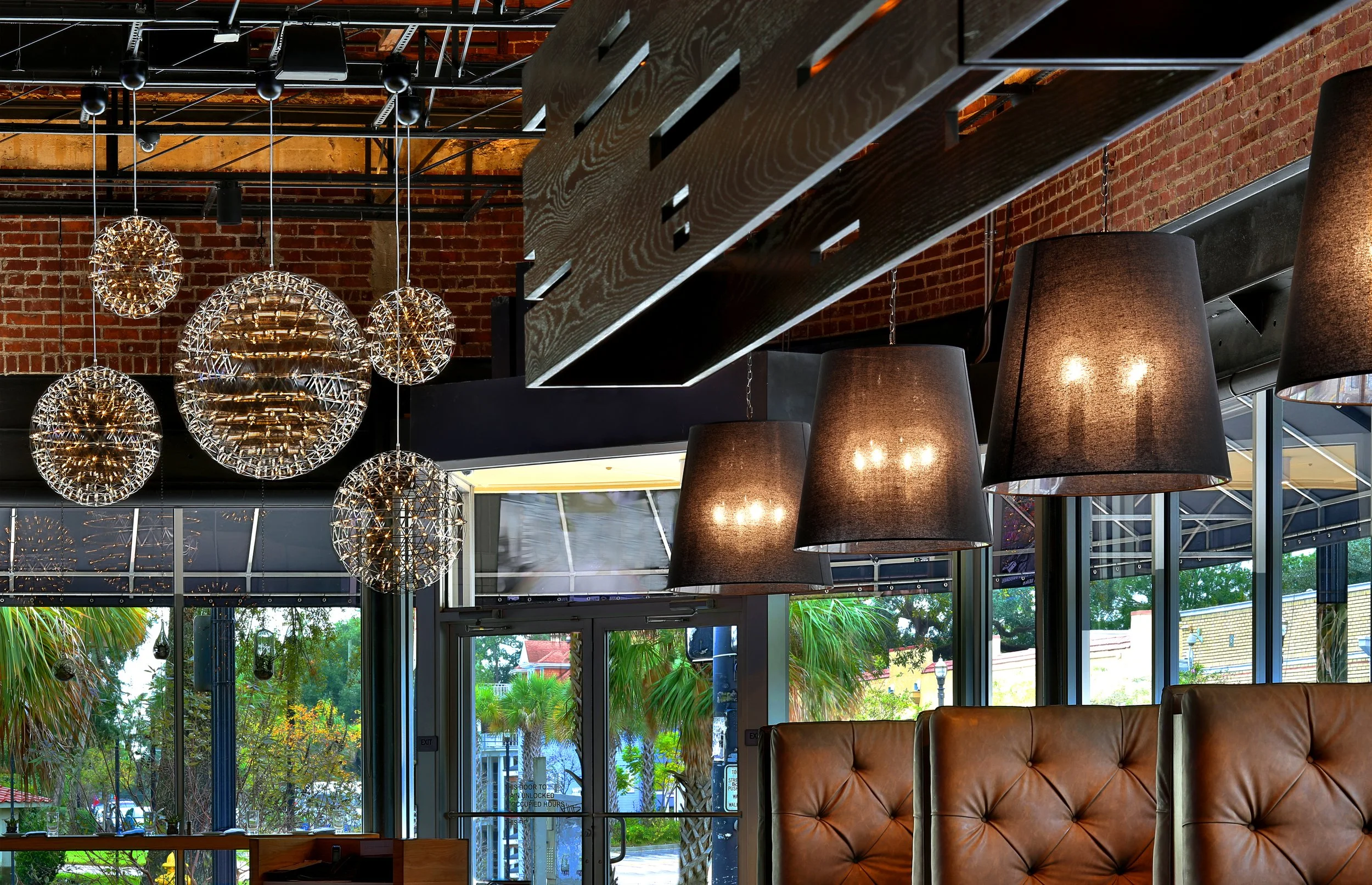 IL Desco-Dining Room Detail 3.jpg