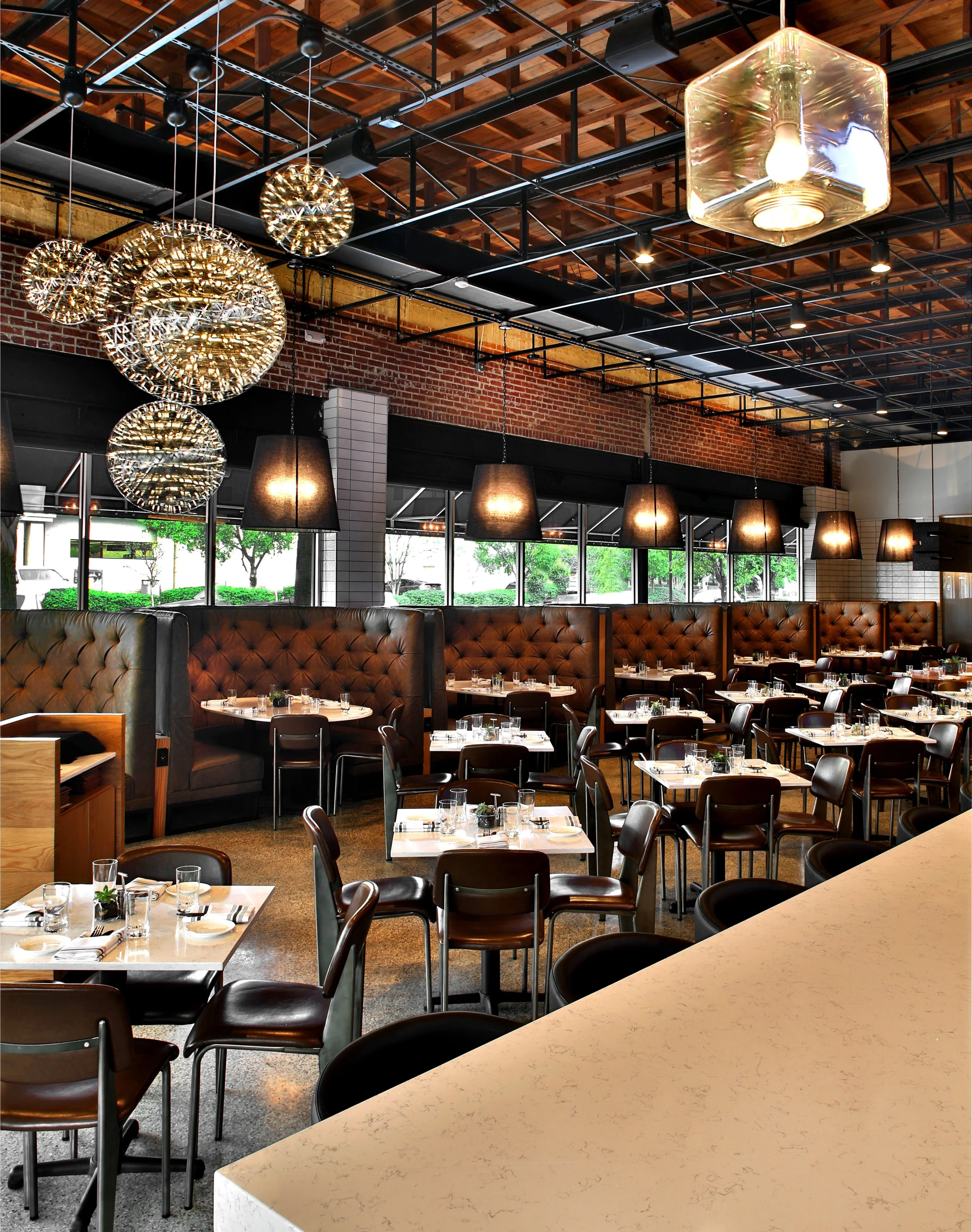 IL Desco-Dining Room Detail.jpg