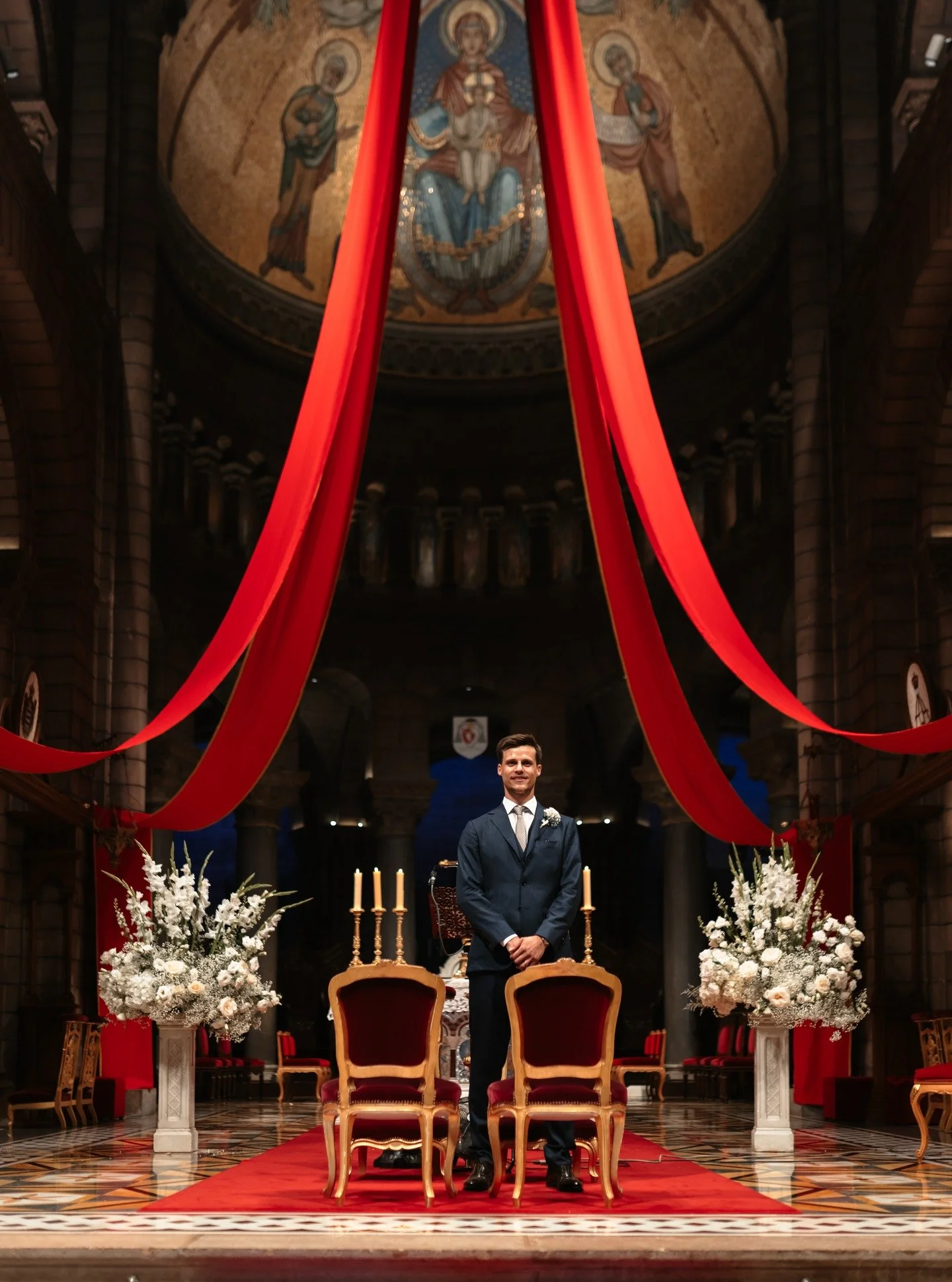 Luxury wedding in Monaco 
Last June, I had the opportunity to photograph a truly exceptional wedding at the iconic Monaco Cathedral, right in the heart of the French Riviera.
A surreal atmosphere: 45°C, thick haze from Canadian wildfires, and n