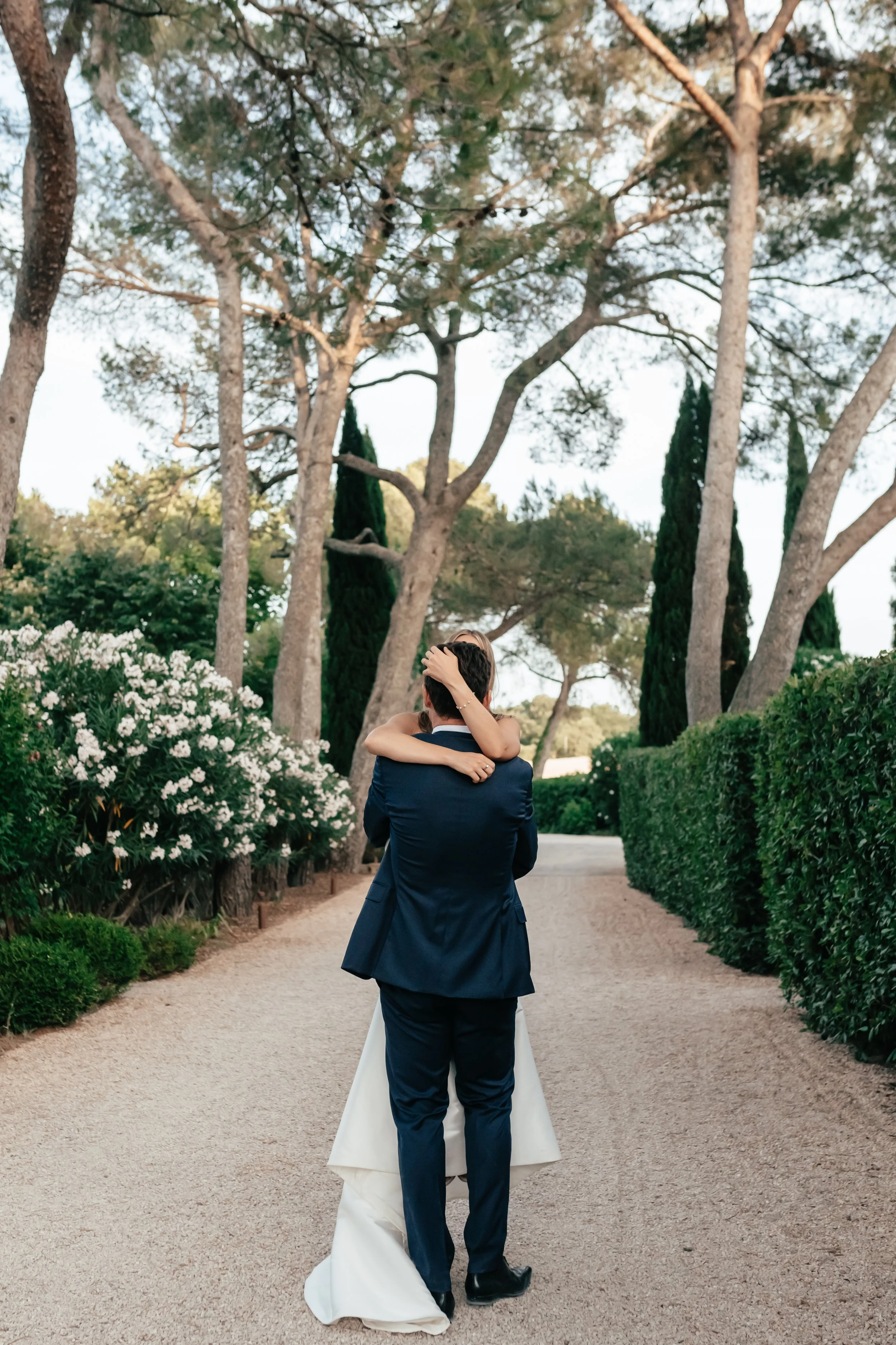 FOLKS-STORY-FLORINE-JEANNOT-PHOTOGRAPHER-MANON-ALEXANDER-TOUR-VAUCROS-WEDDING-PROVENCE-FRANCE-90.jpg