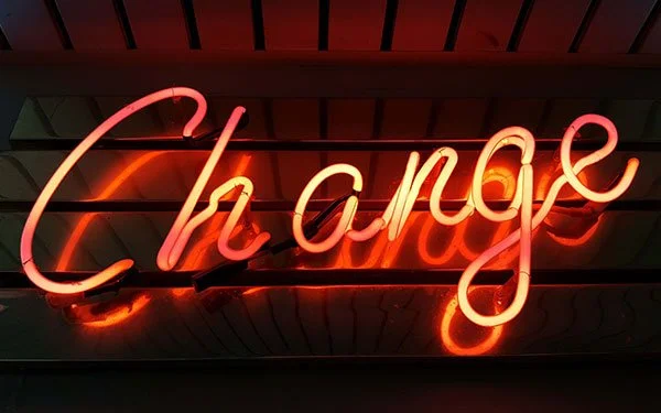 MANAGING YOUR TEAM THROUGH CHANGES