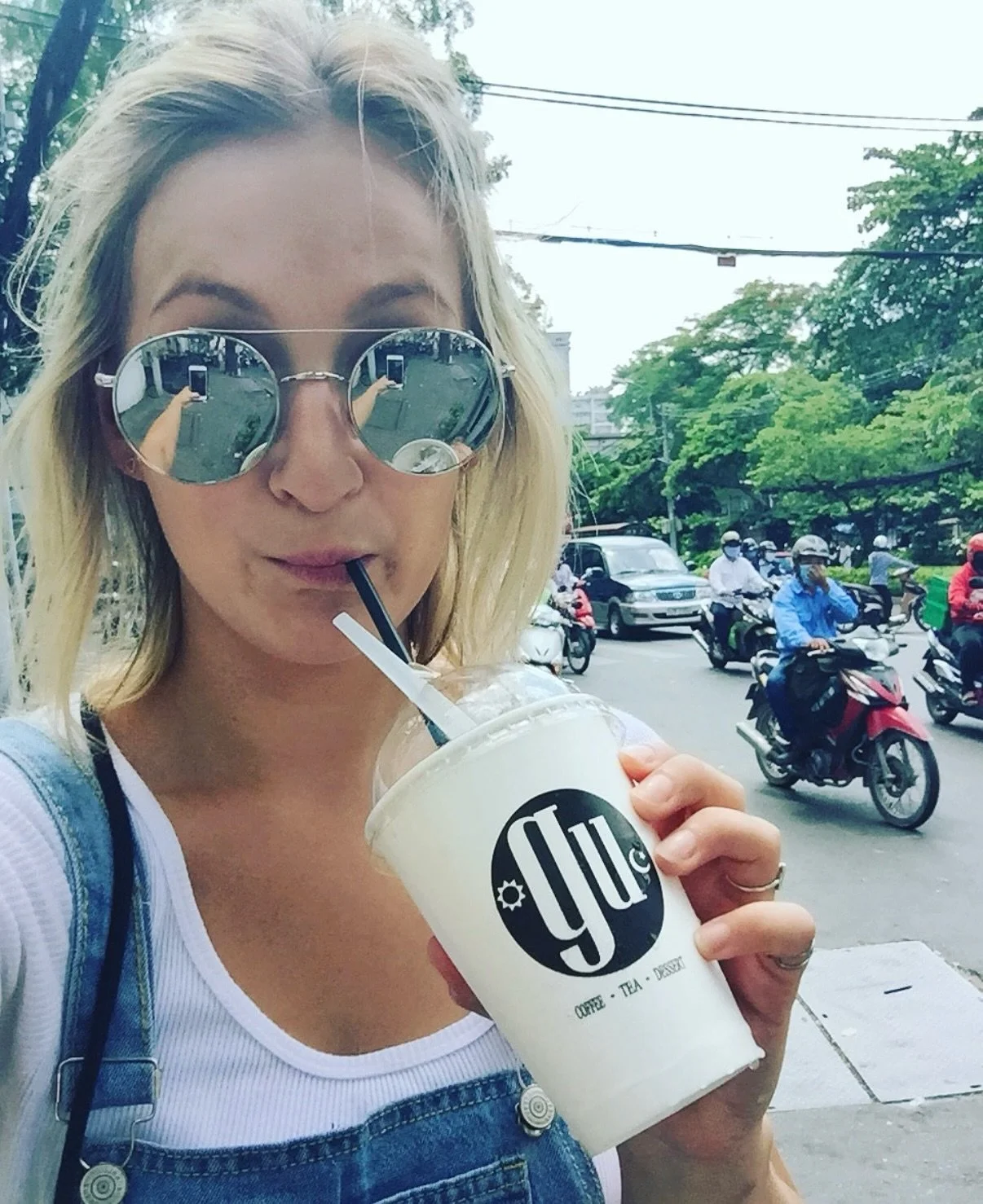 2016 was for me, like so many millennials, all about ridiculous filters that made me feel uber creative and talented, wearing chokers as necklaces with every outfit, a raging love for @ksubi which to be honest still holds true 10 years on, only ever 