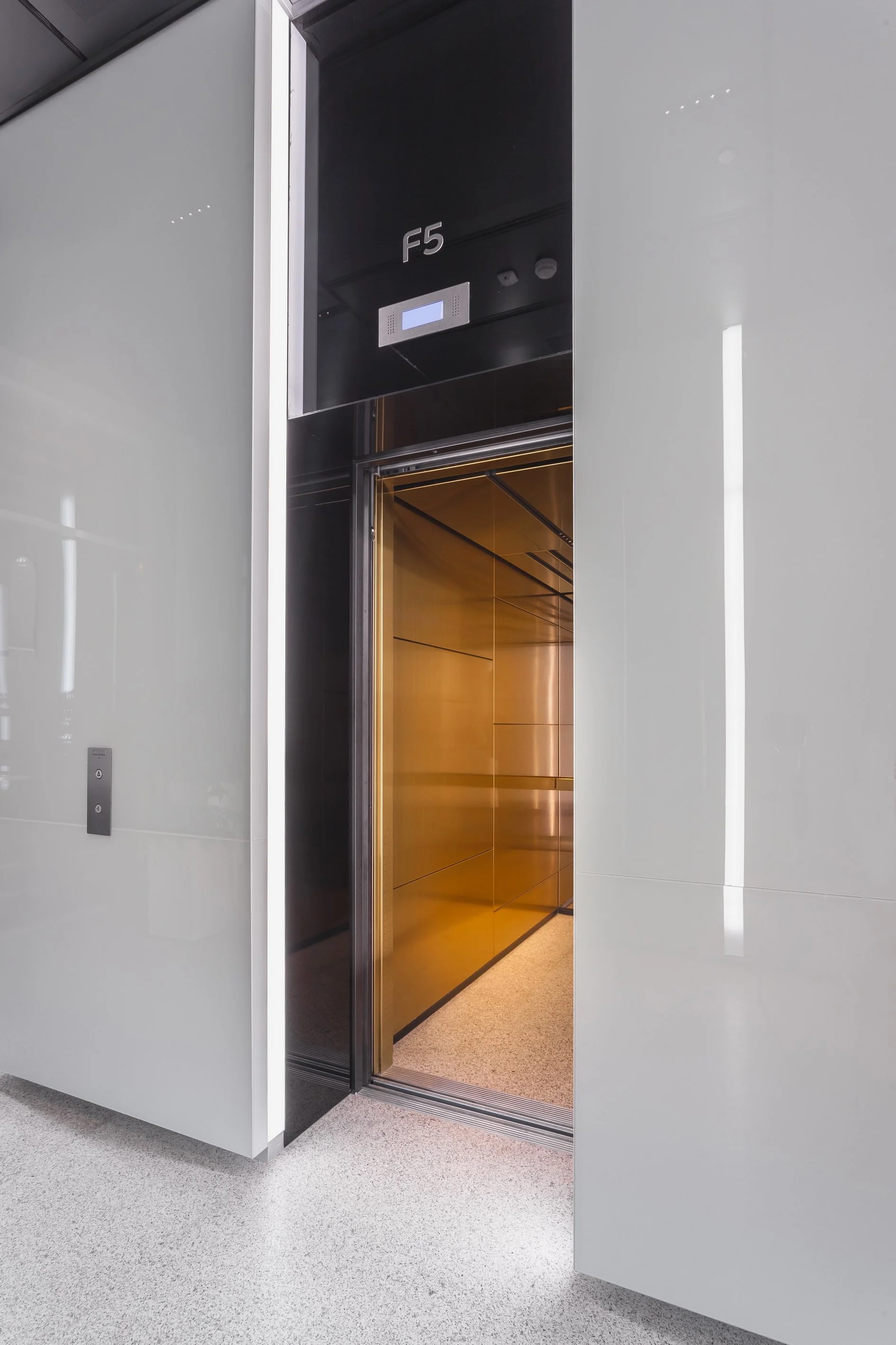 AVRORA (10 of 16).jpg