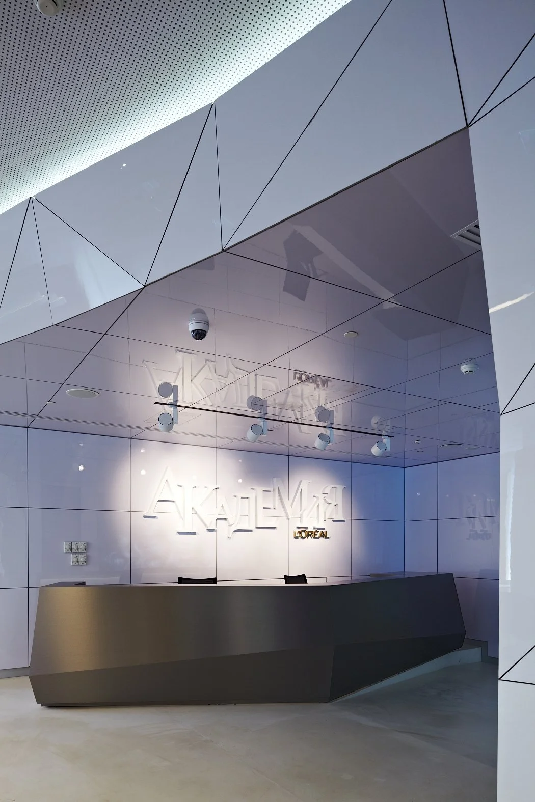 archdept-loreal-beauty-academy-moscow-bene-03.jpg