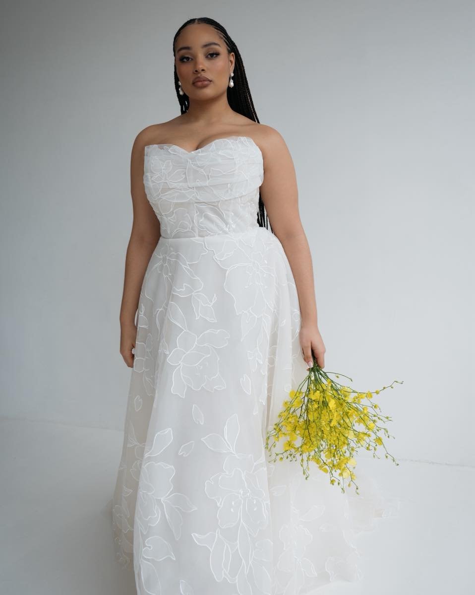 Soft. Romantic. Completely unforgettable. 🤍 Meet Lorelai &mdash; delicate floral embroidery, a dreamy silhouette, and a lightness that takes your breath away. She&rsquo;s waiting for you. ✨

#ambridal #ambridaltn #2026bride #2027bride #bridalgown #b
