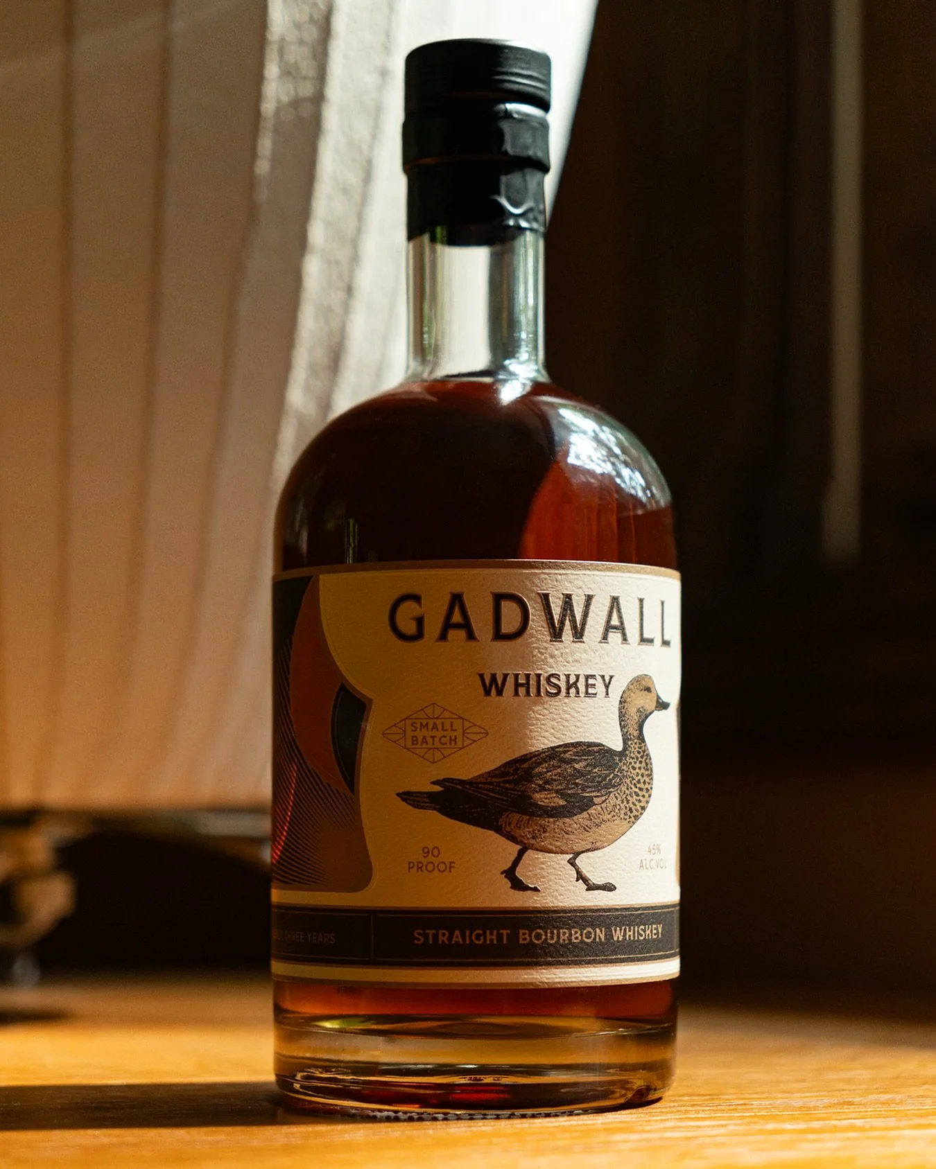 Identity and label design for @gadwallwhiskey &mdash; a new whiskey honoring the elegant and understated North American dabbling duck.

🖨️: @bluelabelpackaging 

#logoidentity #gadwallwhiskey #whiskeydesign #illustration #graphicdesign #packagingdes