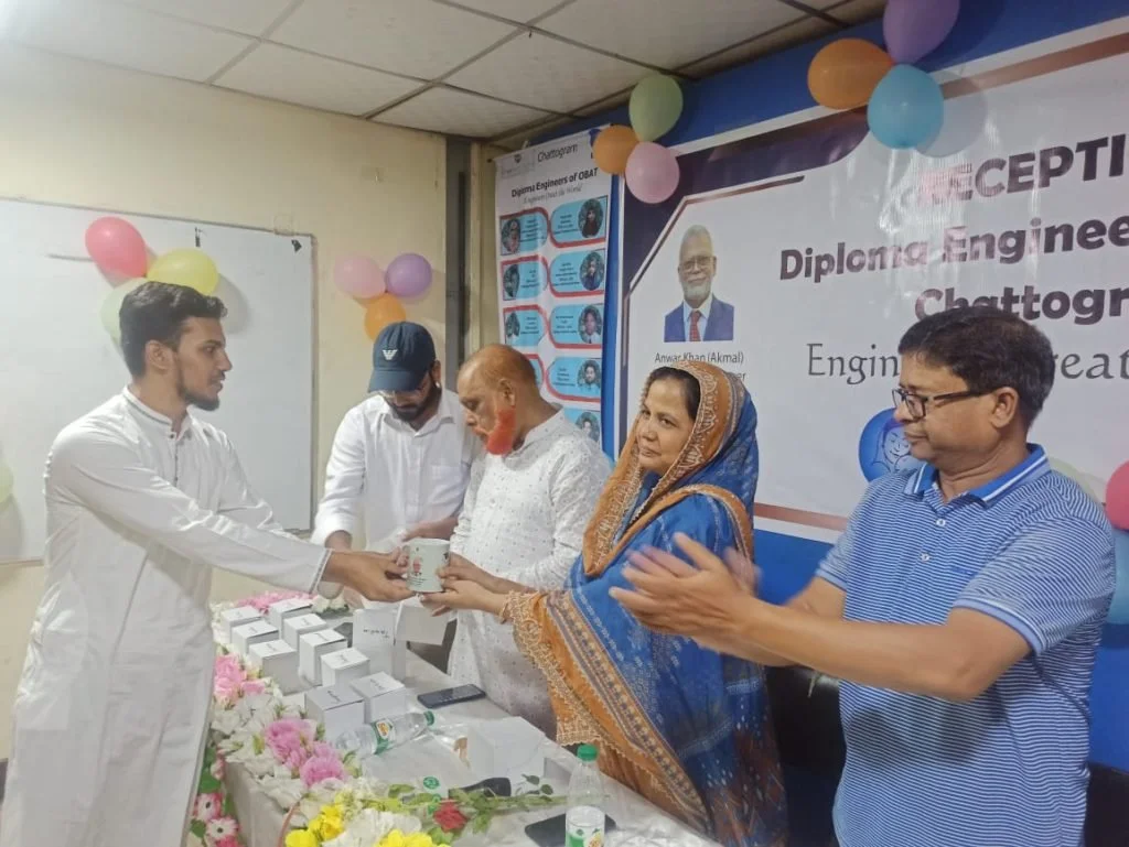 12 Students Graduate with Engineering Diploma!