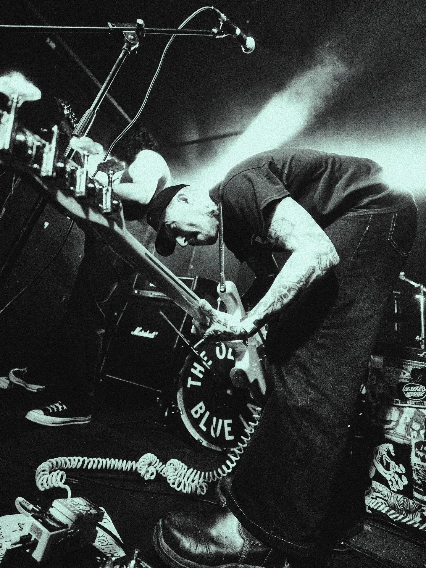 Big night with @bigtruckshow @thelaurievincent @knivesnoise @bones_ate_arfa 💥💥💥 @marshallrecords 🖤