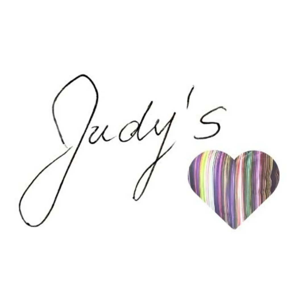 An experiential tech education brand for Boomers+. Simplifying technology through community-based learning that feels human, fun, and empowering.