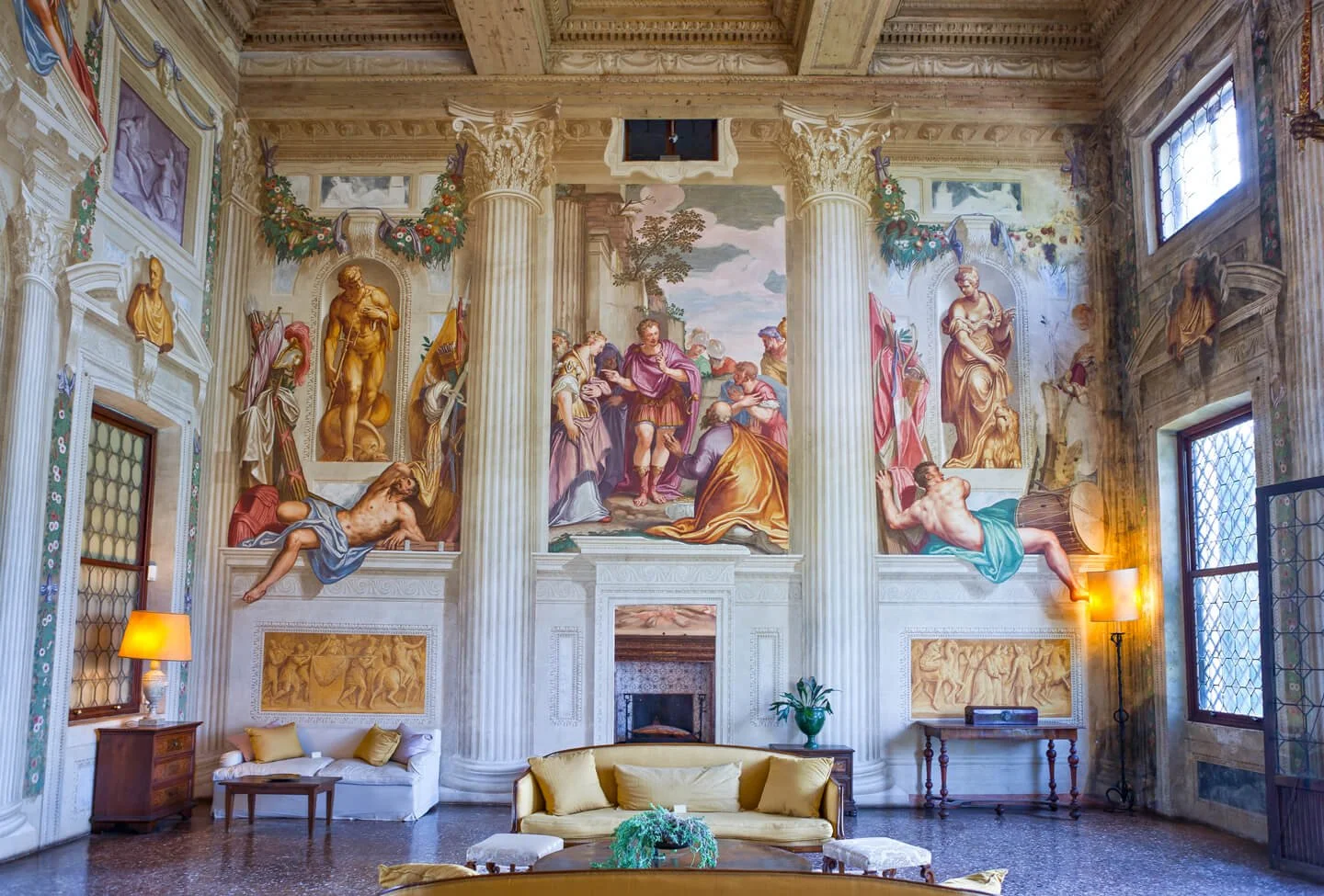 italy-villa-emo-frescopaitings-fanzolo.jpg