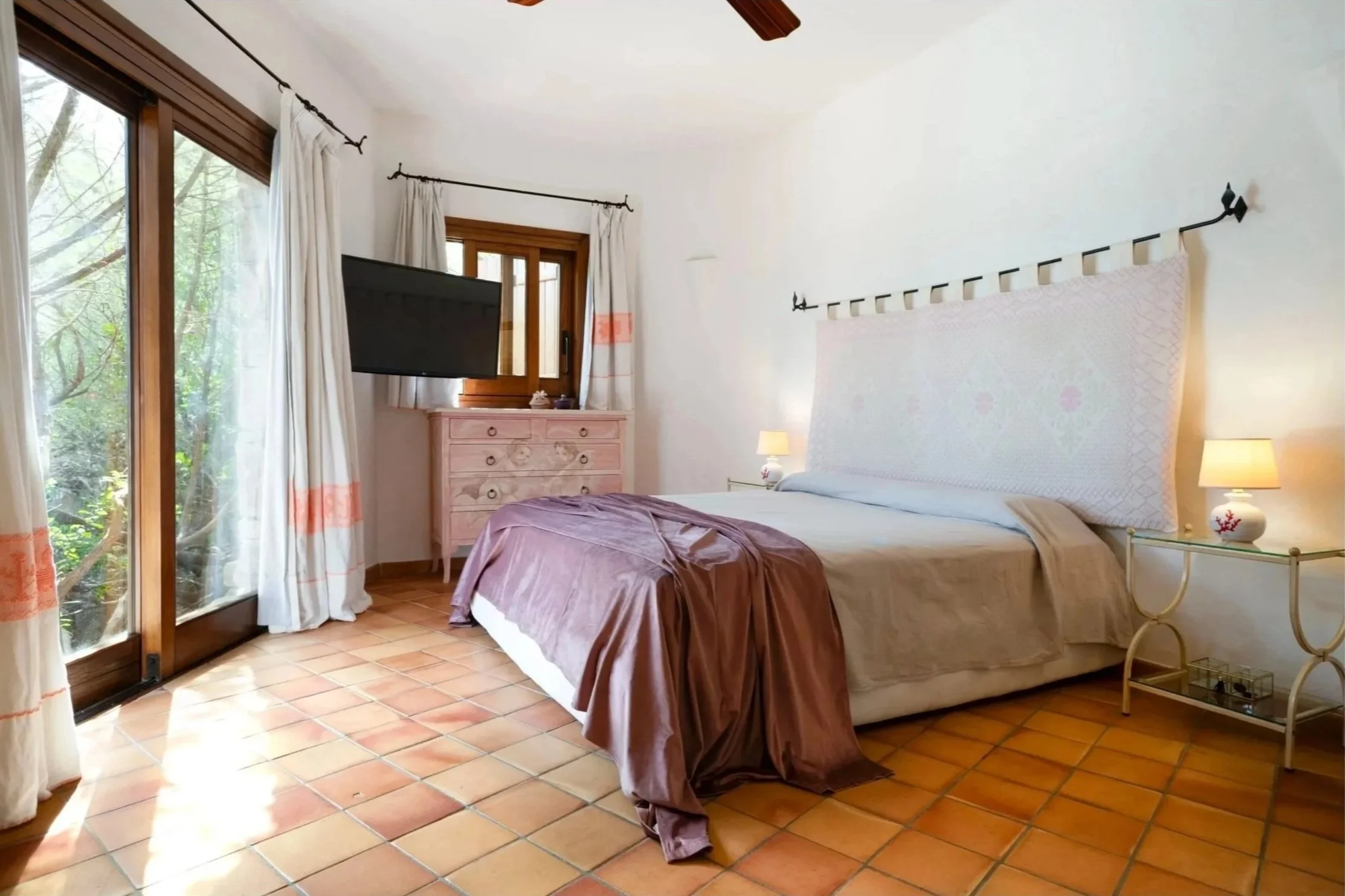 Suite Susanna: La Master Suite padronale. Ampi spazi, massima luminosità e uscita sul terrazzo privata.