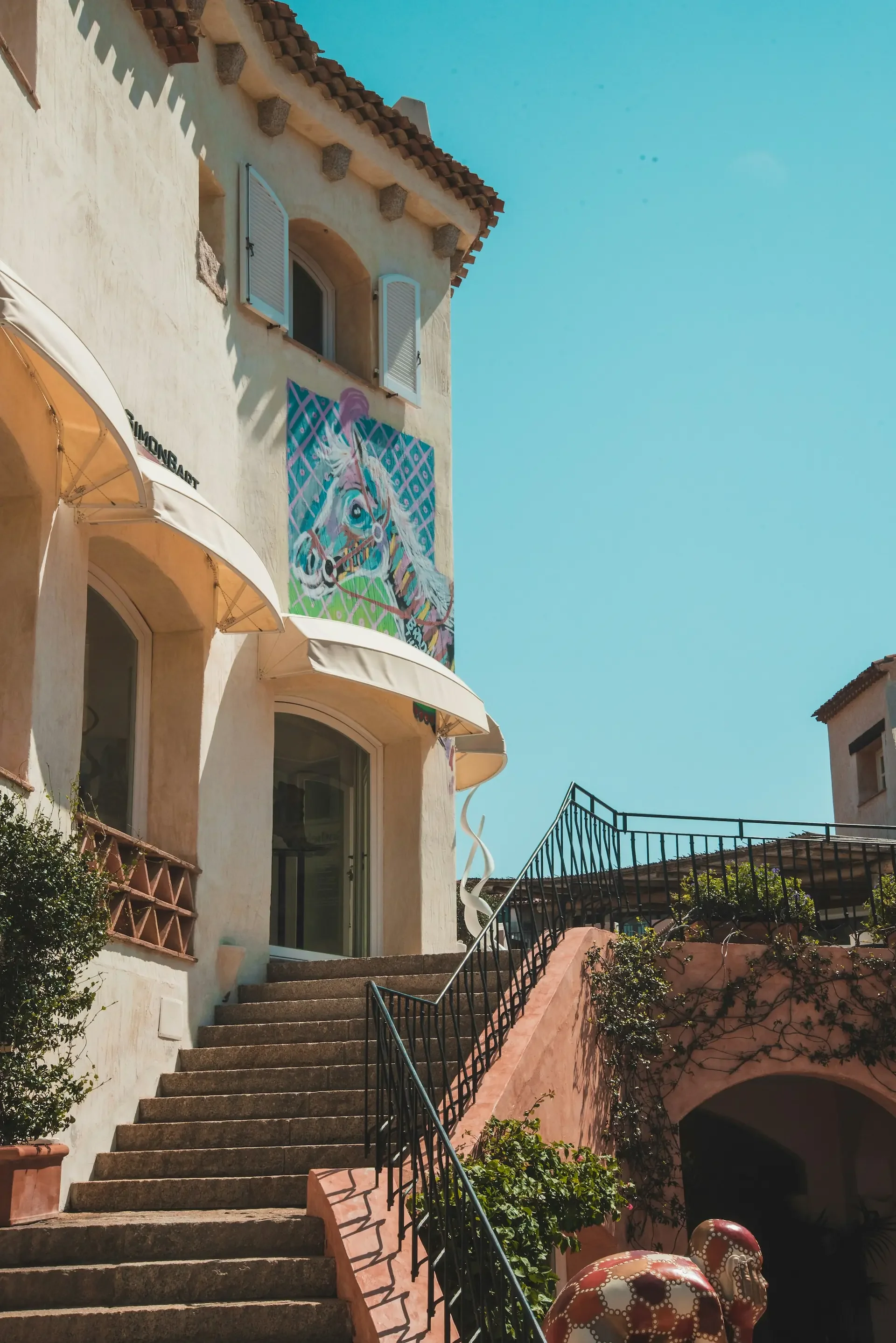 piazzetta-porto-cervo-costa-smeralda-villa-soleluna