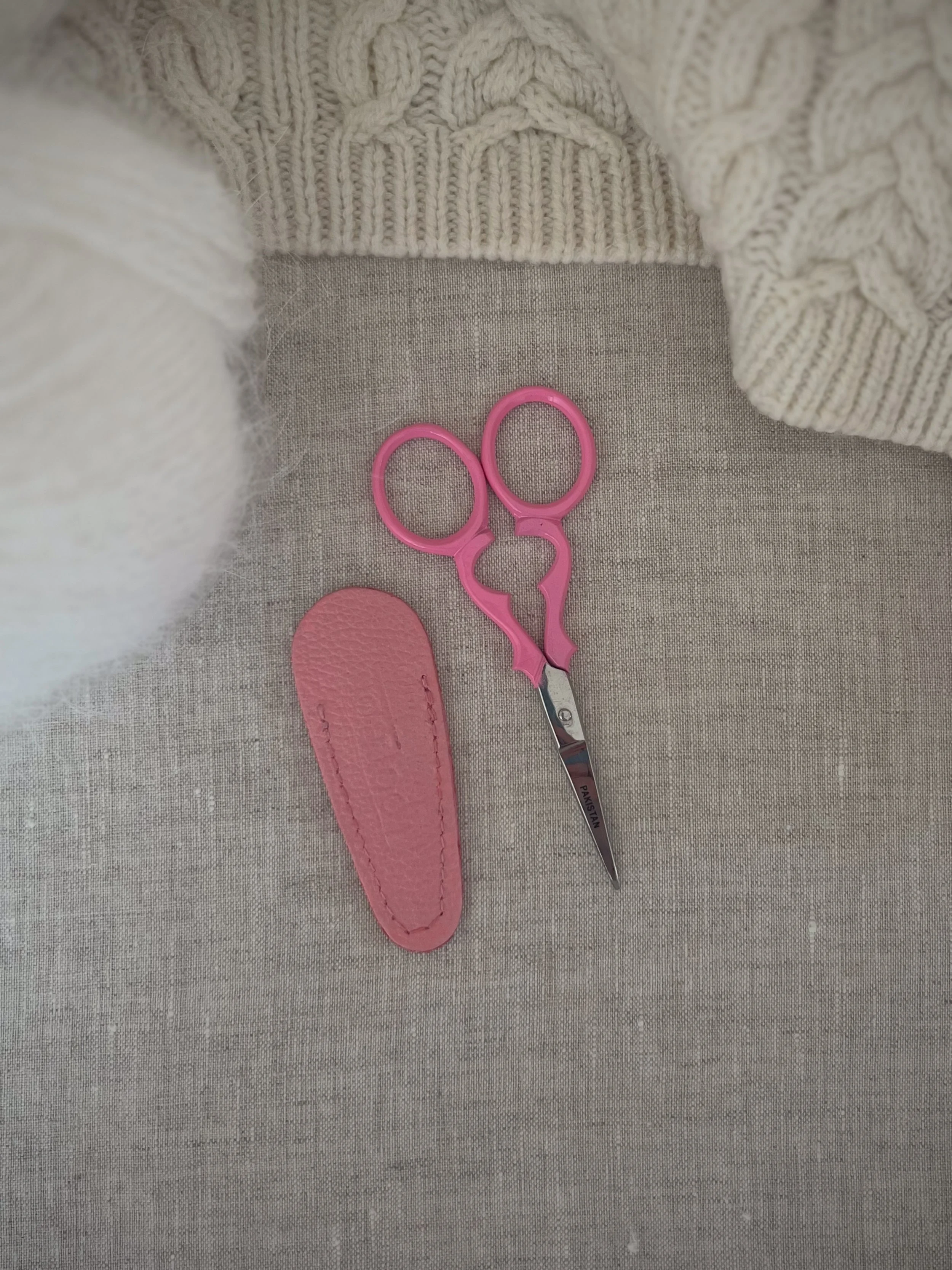 ToolTron 3.5" Victorian Scissors - Pink