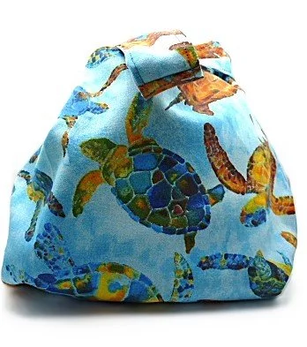 lt blue sea turtlee.JPG