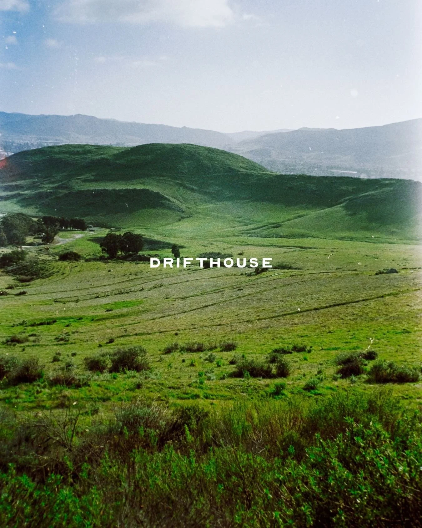 The rain made everything greener.
The hills felt alive again, soft, full, breathing.

When the land wakes up like this, you slow down without trying.
Heat feels better. Stillness lasts longer.

Sauna has a way of matching the landscape, 
warmth insid