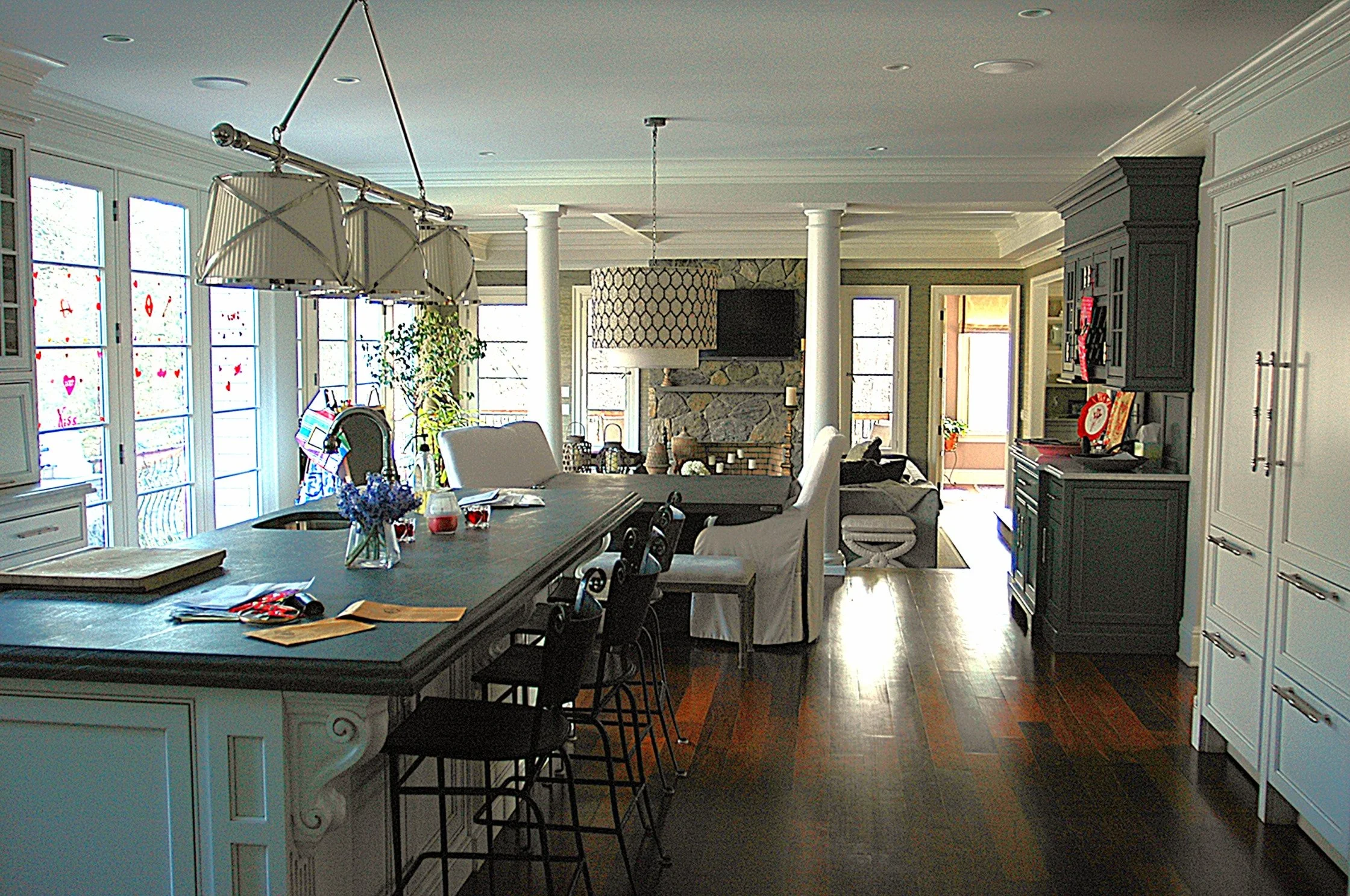 KITCHEN BREAKFAST AREA & FAMILY ROOM