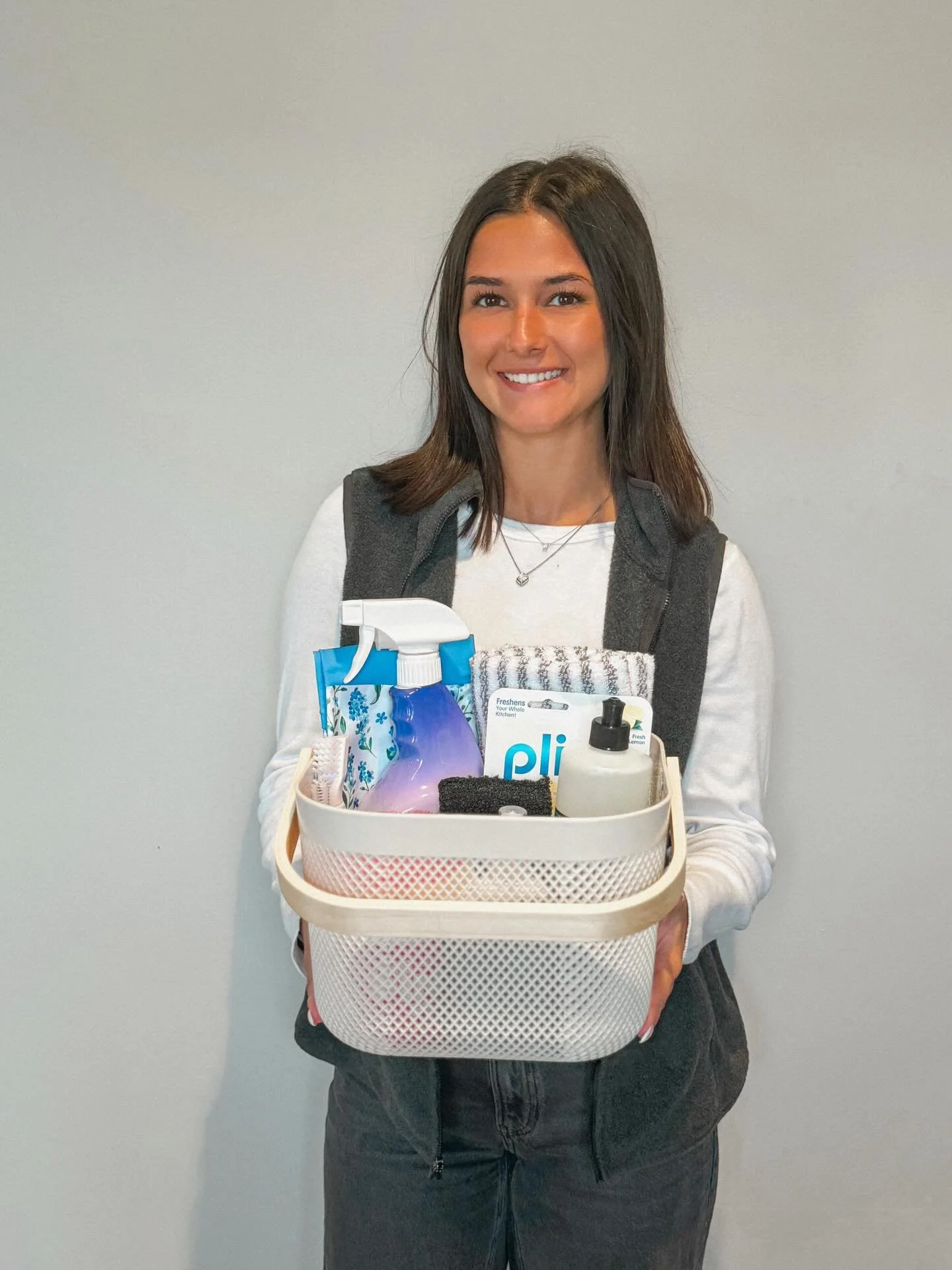 It&rsquo;s giveaway time!!! ✨

Want to enter to win this Spring Cleaning basket? 😌 

Here&rsquo;s how to win: 

❤️:like this post
🤗:leave a review on any of our platforms
⭐️:comment done 

Good luck 🥇