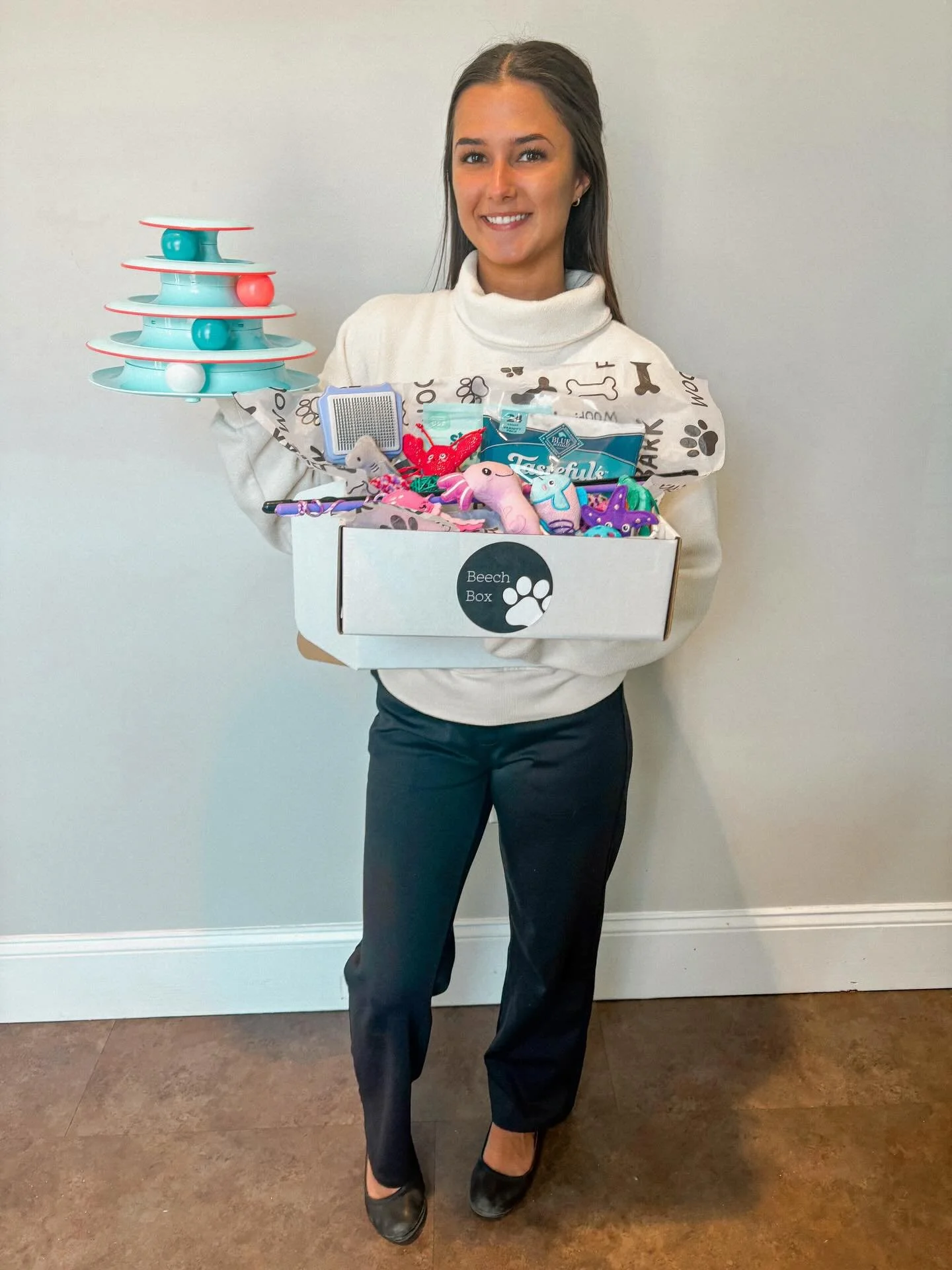 ✨Beech box giveaway time✨

Here&rsquo;s how to enter: 

&hearts;️:like this post
☺️:leave a google review calling out your favorite employee 
🤝:comment DONE 

Good luck! We will announce the winner on Friday😋