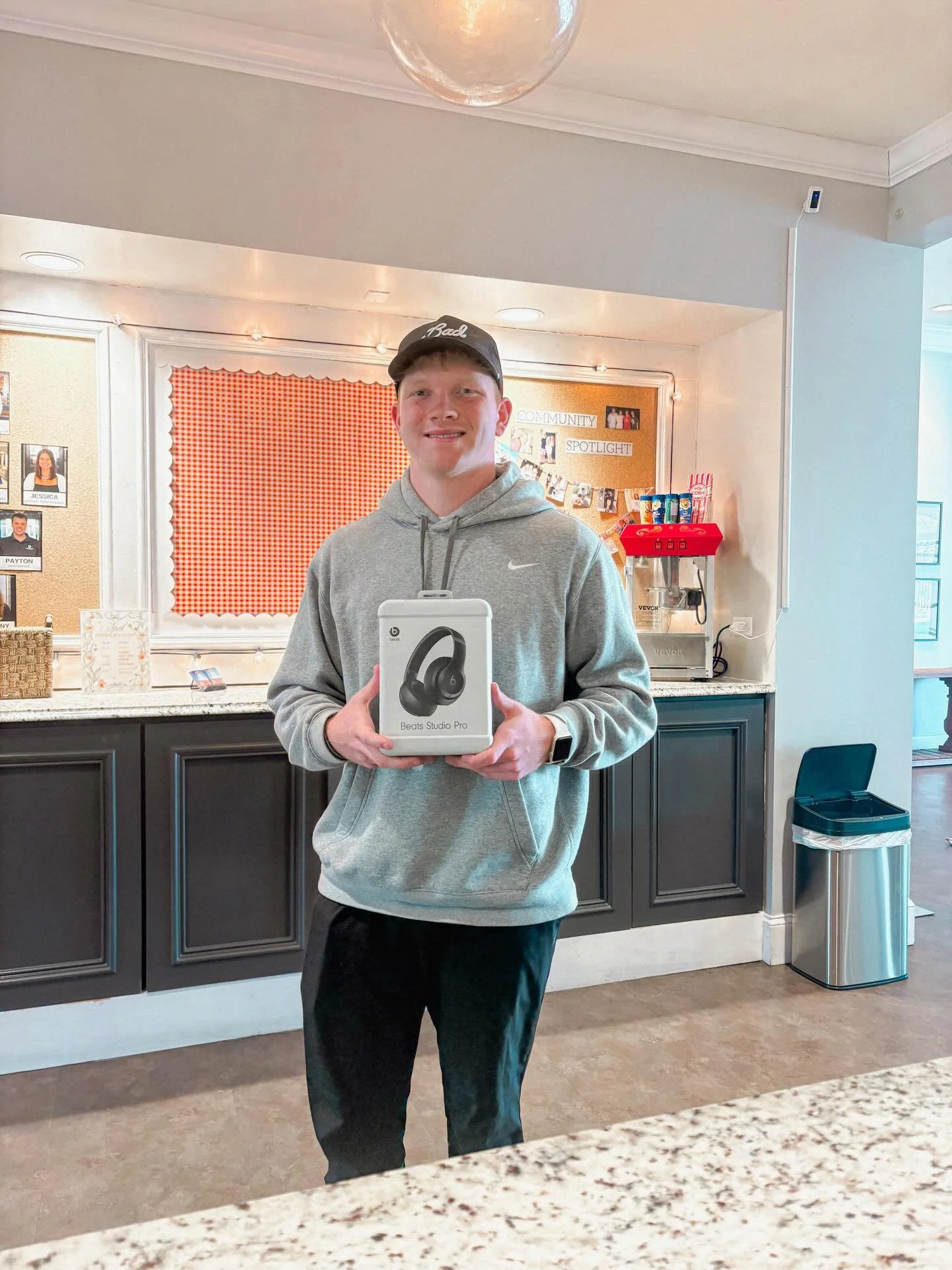 Congratulations to our Men&rsquo;s bracket winner🥇 

We hope you enjoy your new pair of beats 👏🏻 

Just remember, if you sign a lease at Copper Beech, you too could win prizes 👀 

Sign TODAY before it&rsquo;s too late ‼️