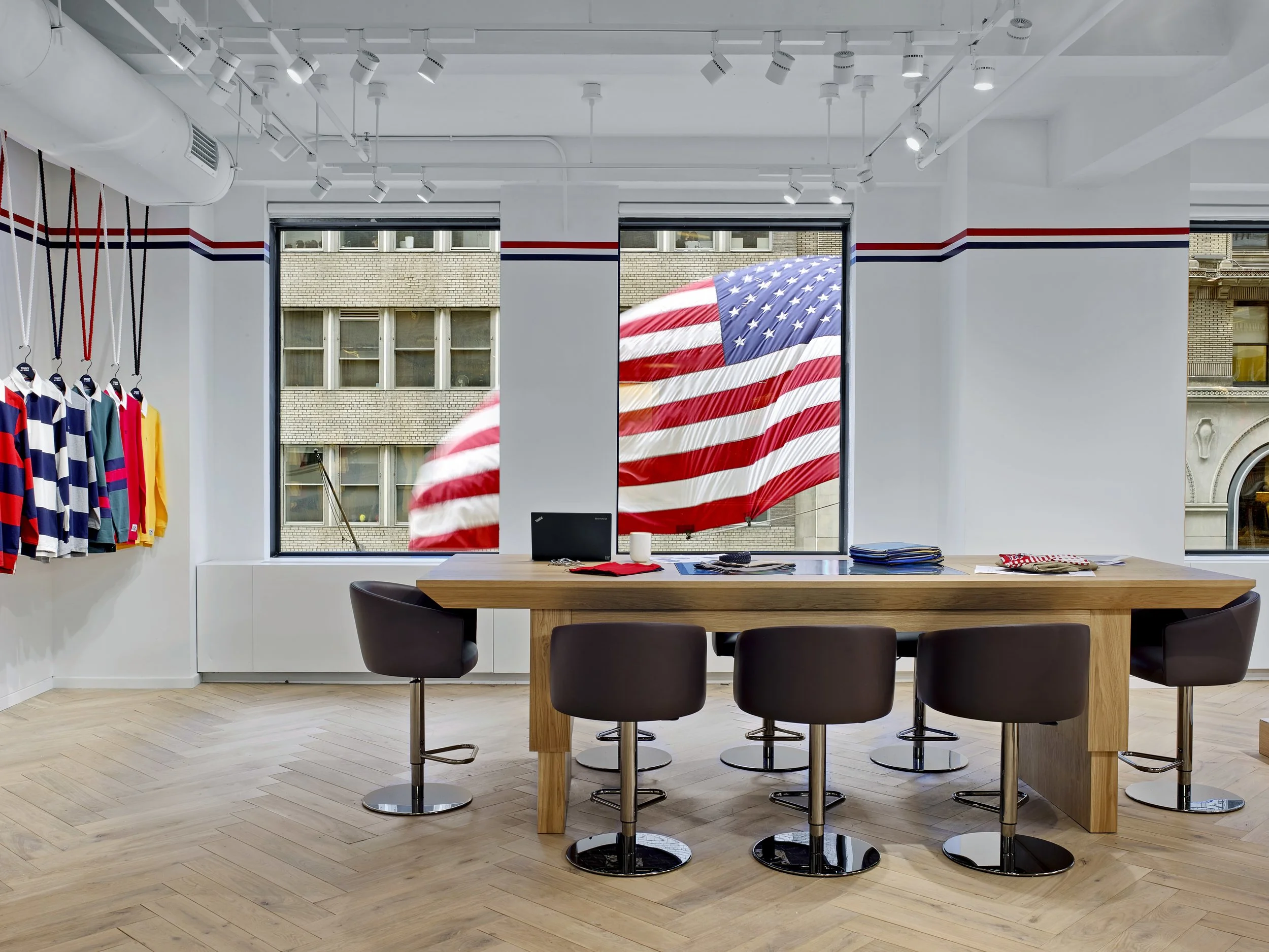 Tommy Hilfiger - 285 Madison Avenue