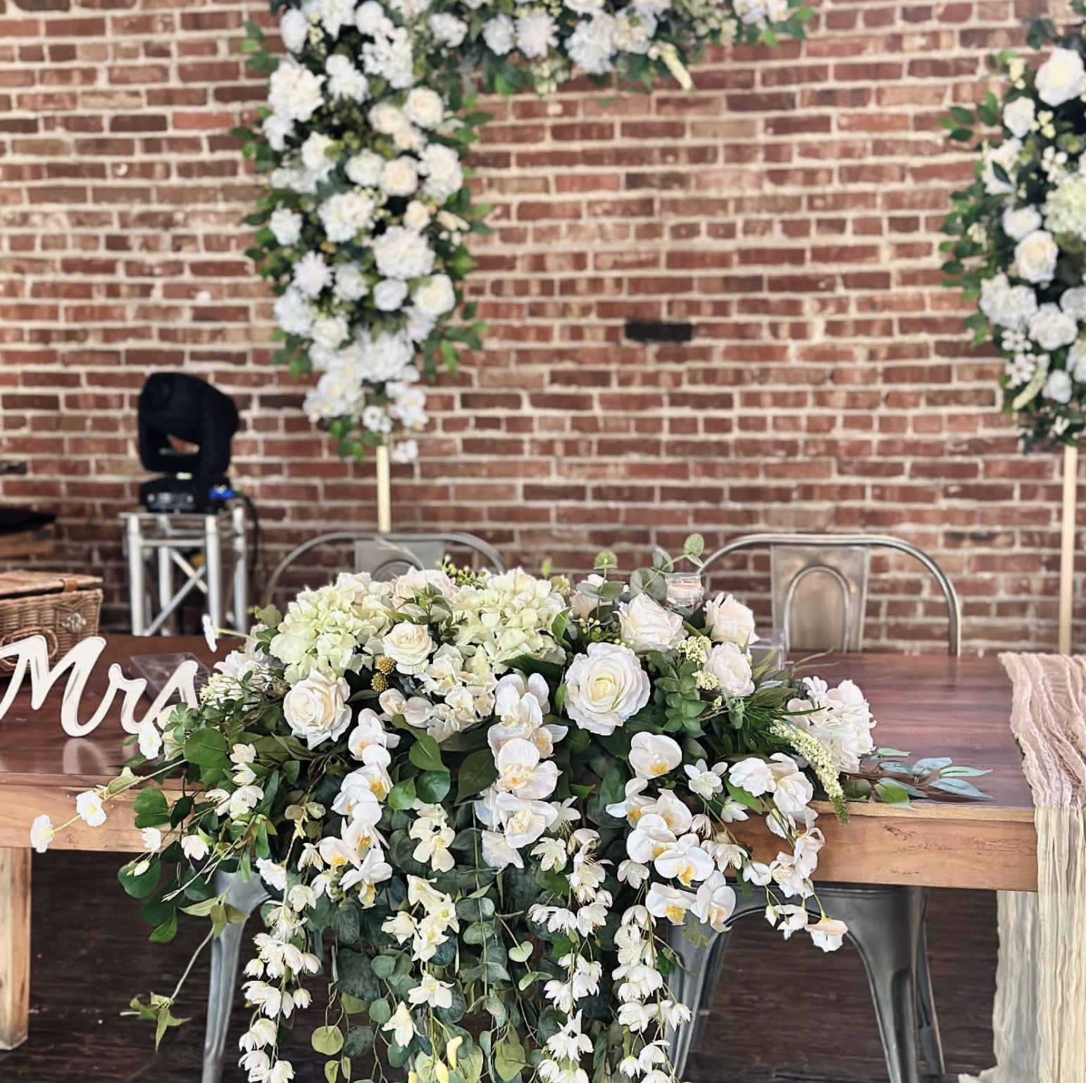 Bridal table with florals.