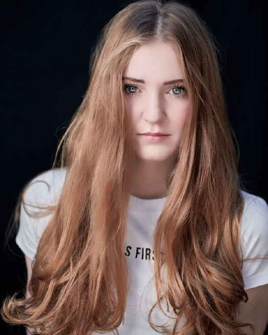 Moira Shea Hall Headshot