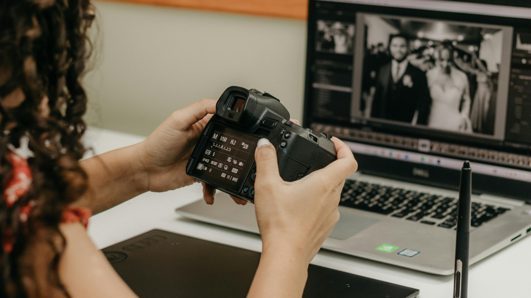 How to Get Freelance Work in the Wedding Industry (Even If You’re New)