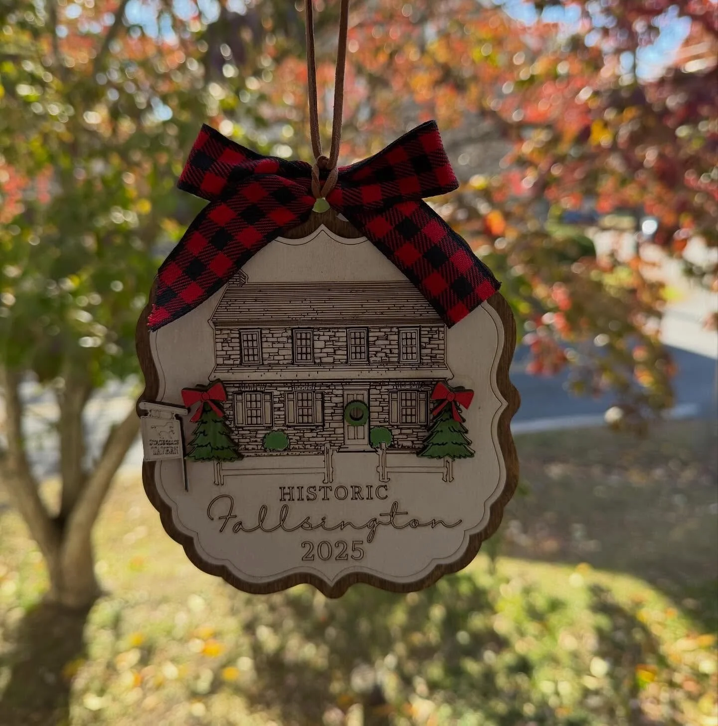 Look at these absolutely beautiful Fallsington ornaments that @handcraftedby_jac made just for the shop! Each one is so special and makes the perfect gift. Stop by and grab one before they&rsquo;re gone! 🎁