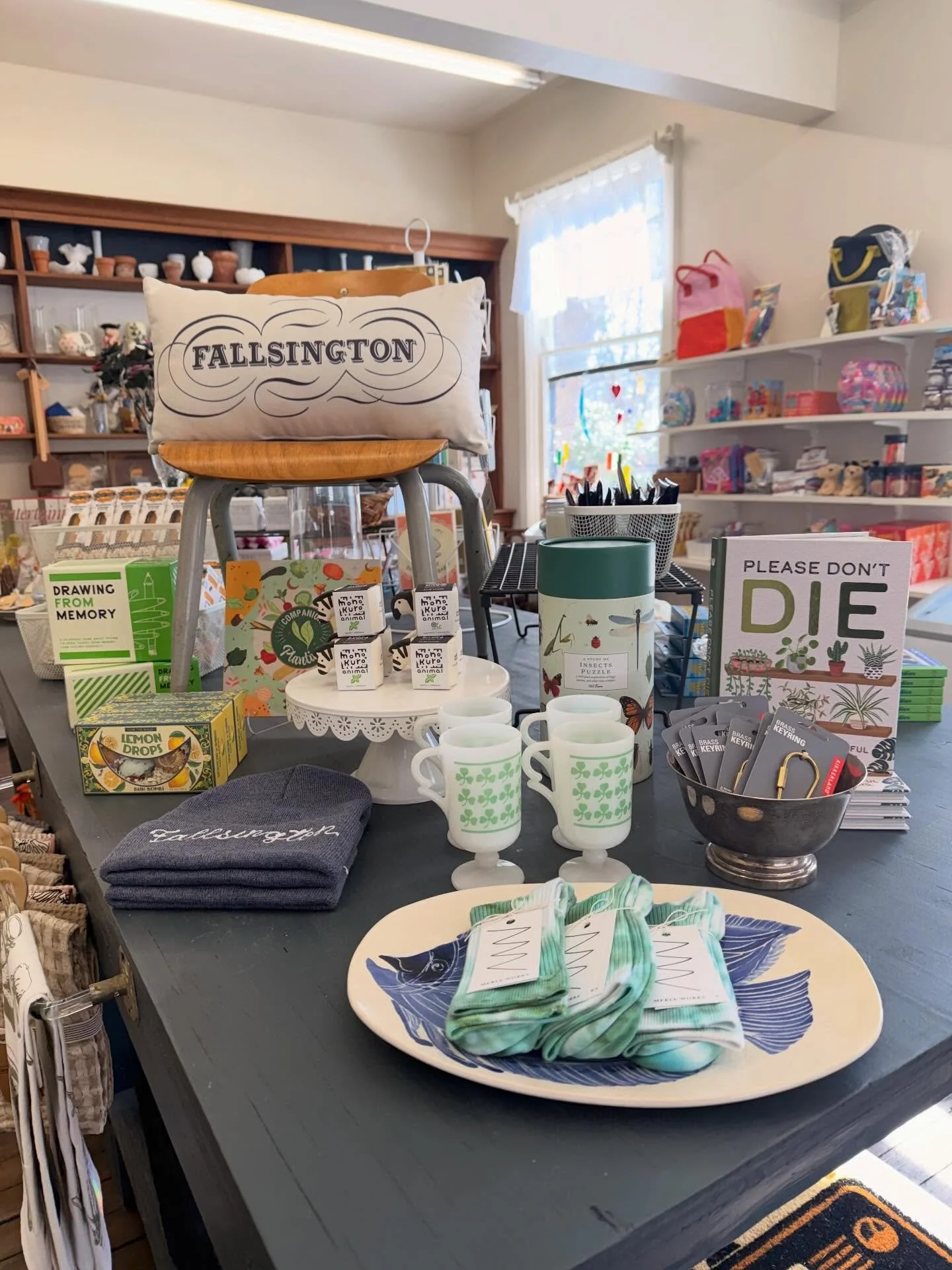 I gave the store a nice refresh ahead of the @honeysproutbakedgoods pop-up tomorrow at 9am. The winter sale ends tomorrow as well, so make sure to stop in for some deals!